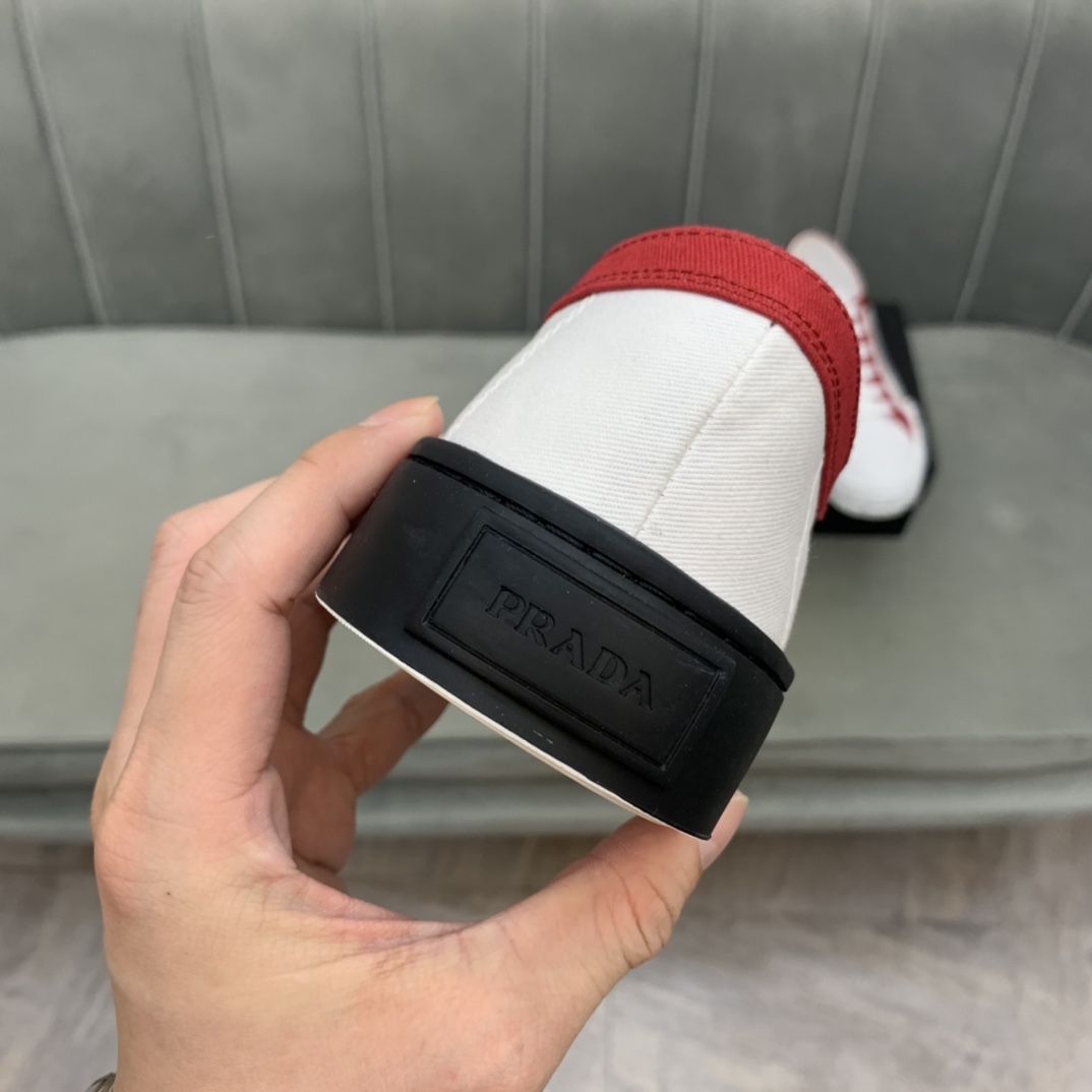 Prada Wheel Cassetta sneaker 1 - vstockx