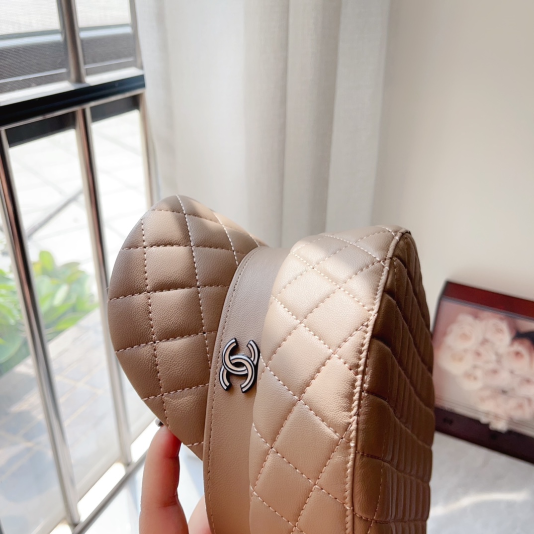 Streetwear Hat Chanel 329127 - vstockx