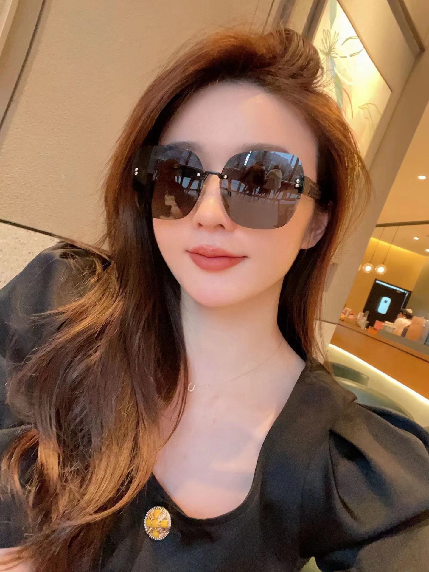 Sunglasses Fendi FD8220 - vstockx