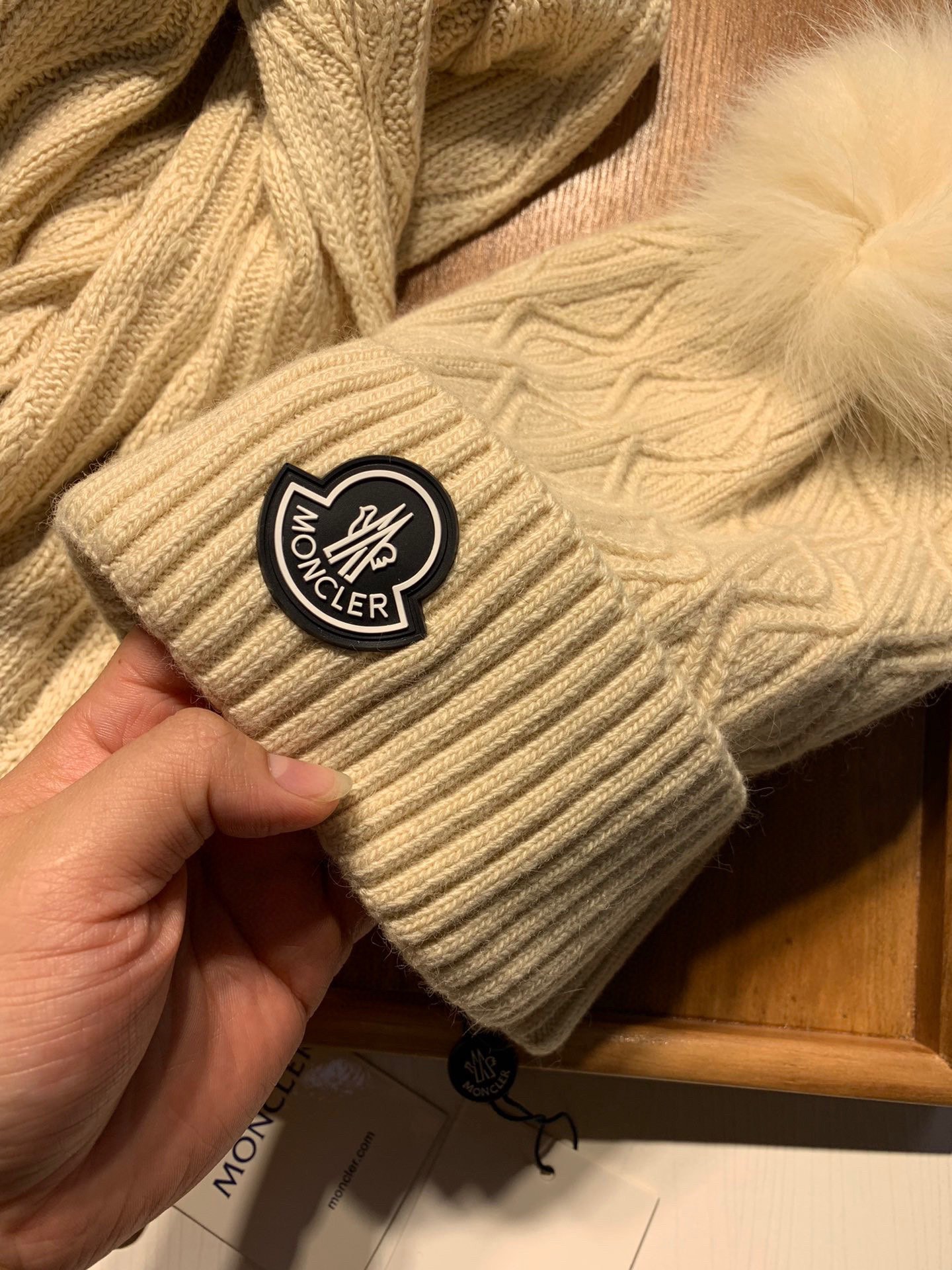 Hat & Scarf Moncler 1 - vstockx