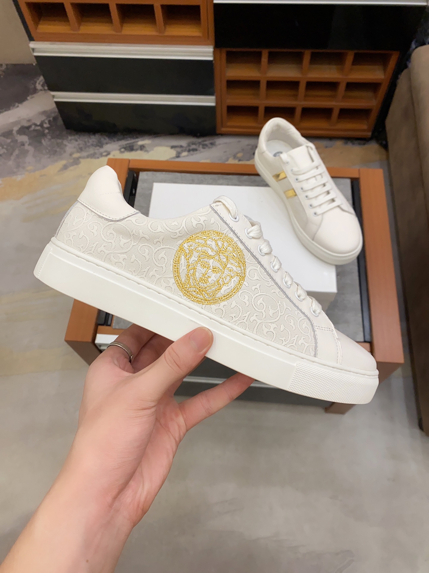 Versace Greca Sneaker 1 - vstockx