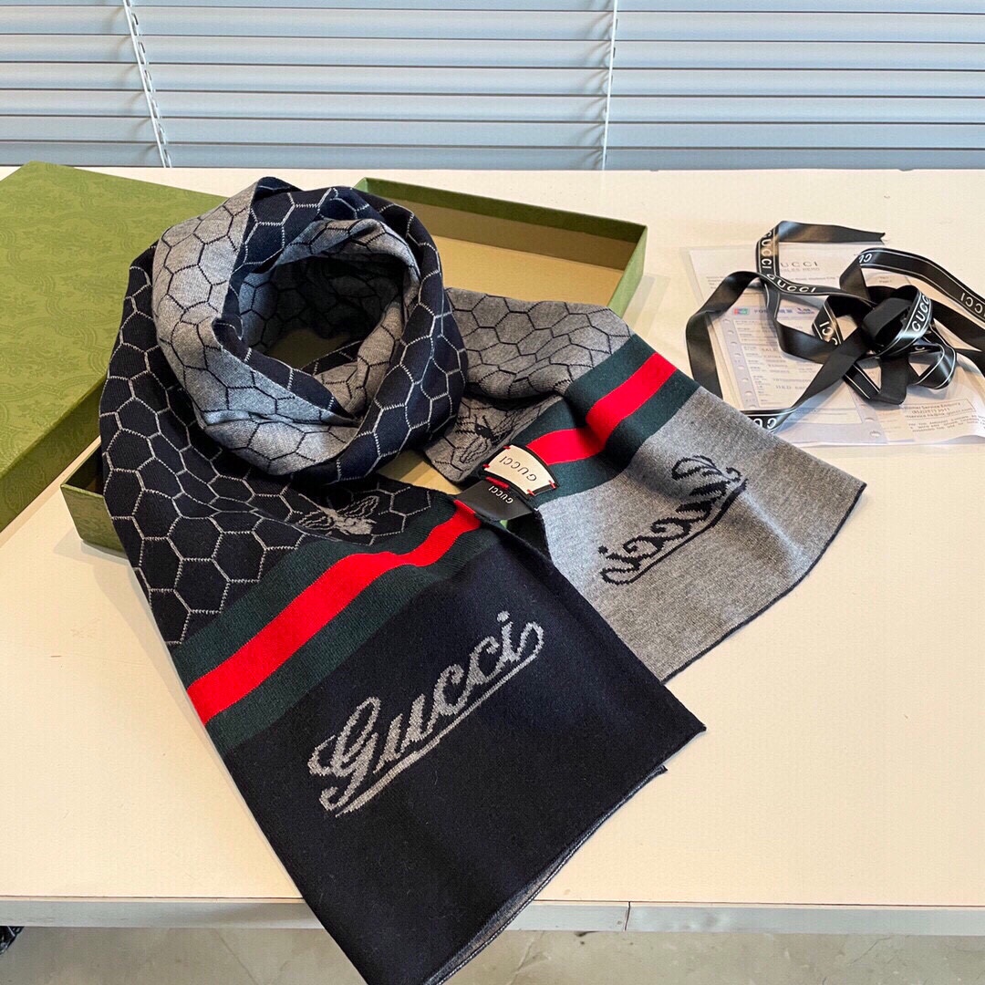 Streetwear Scarf GUCCI 329069 size:32*180cm - vstockx