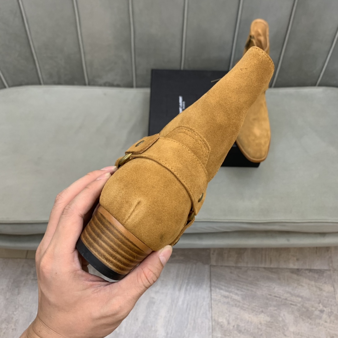 Saint Laurent Boots 1 - vstockx