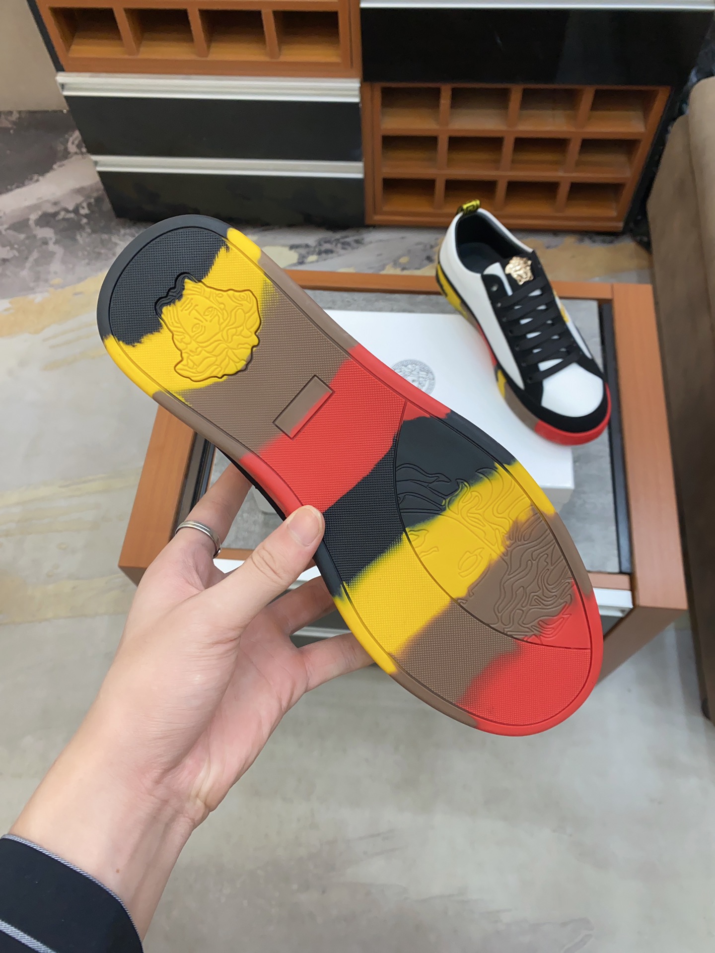 Versace Greca Sneaker 14 - vstockx