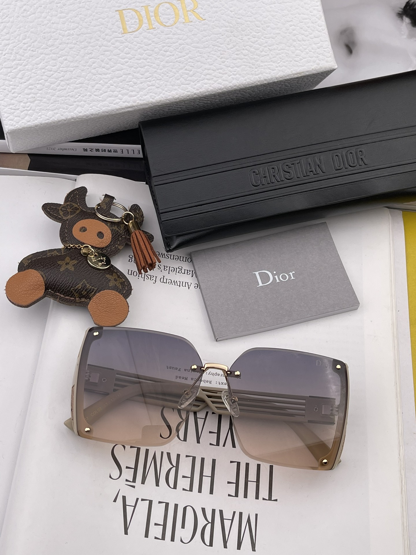 sunglasses Dior CD2220 - vstockx