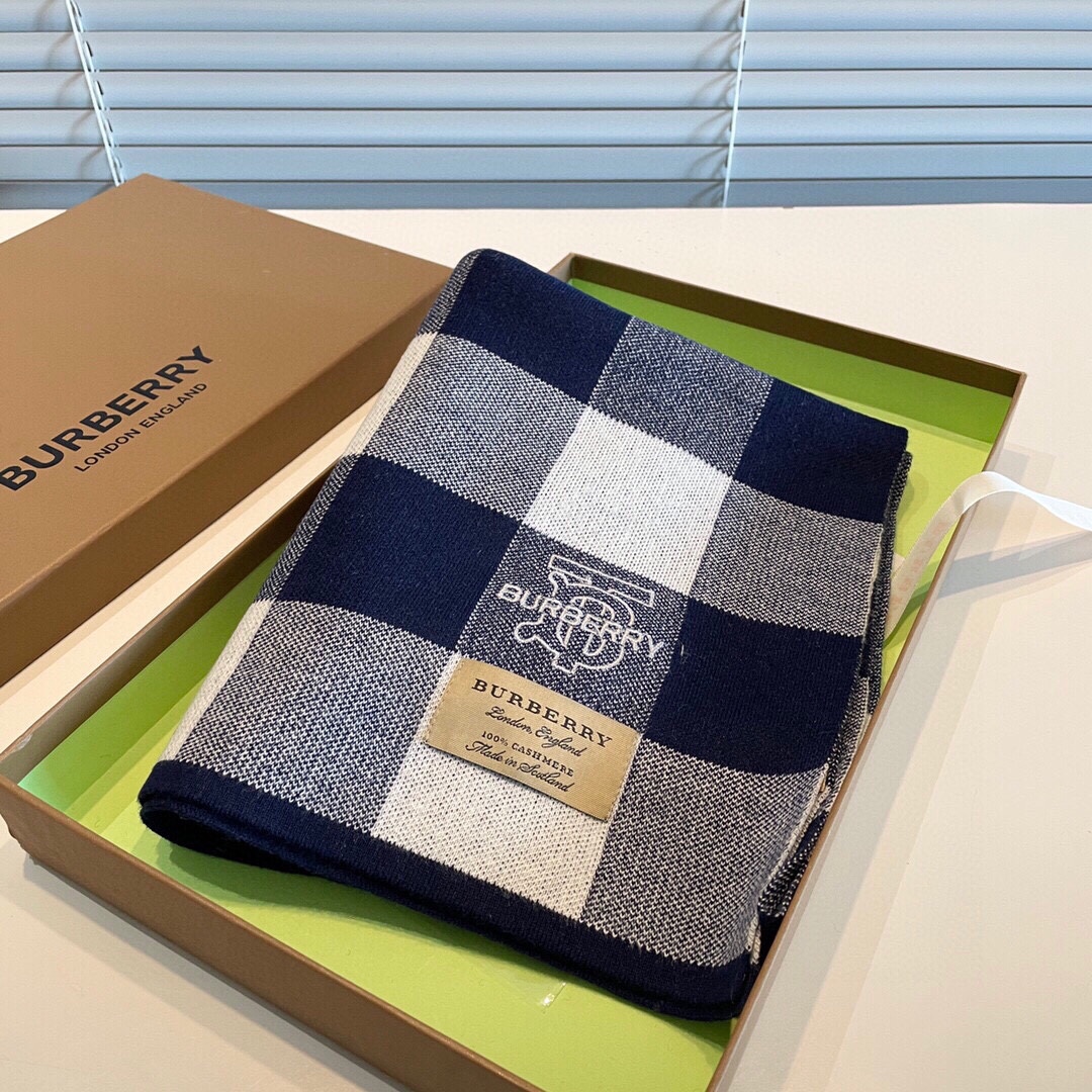 Streetwear Scarf BURBERRY 329077 size:180*35cm - vstockx
