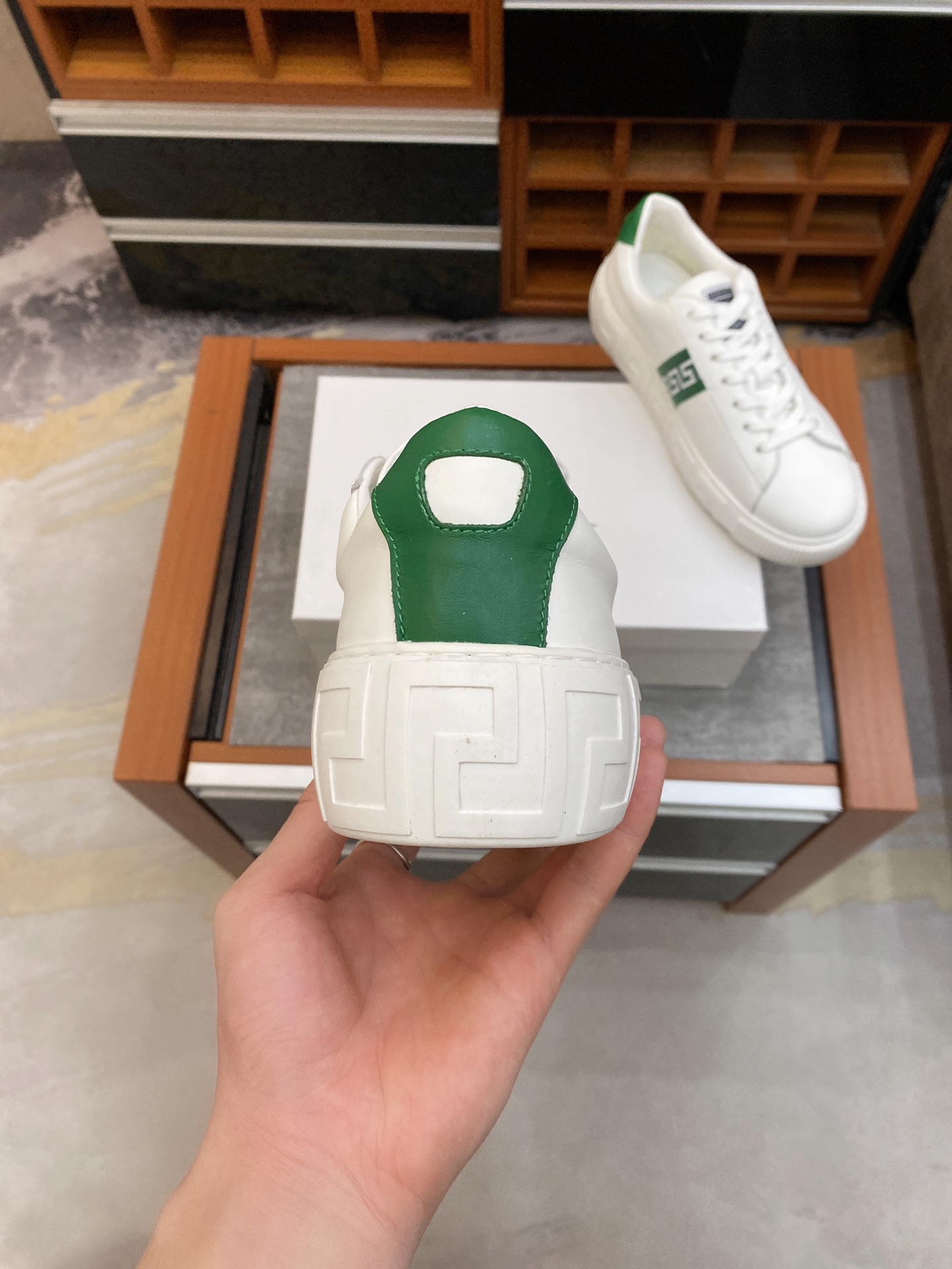 Versace Greca Sneaker 22 - vstockx