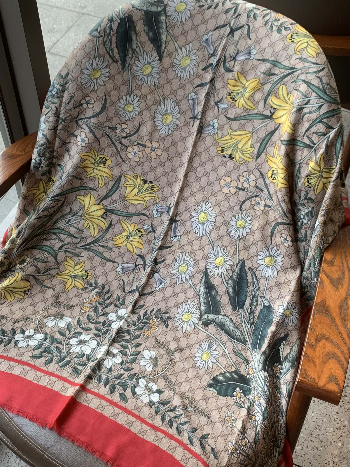 Streetwear Scarf GUCCI 328985 SIZE:110*200cm - vstockx