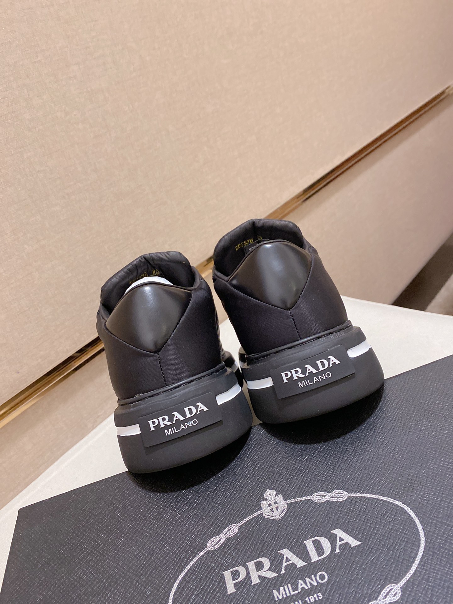 Prada Low Top sneaker 14 - vstockx