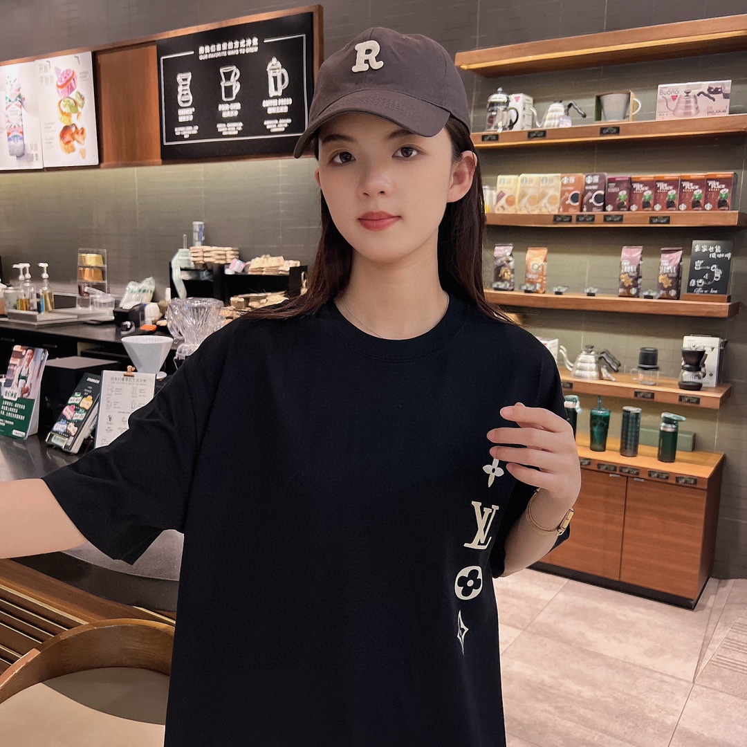 Clothes Louis Vuitton 441 - vstockx