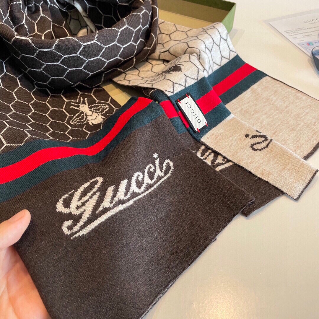 Streetwear Scarf GUCCI 329067 size:32*180cm - vstockx