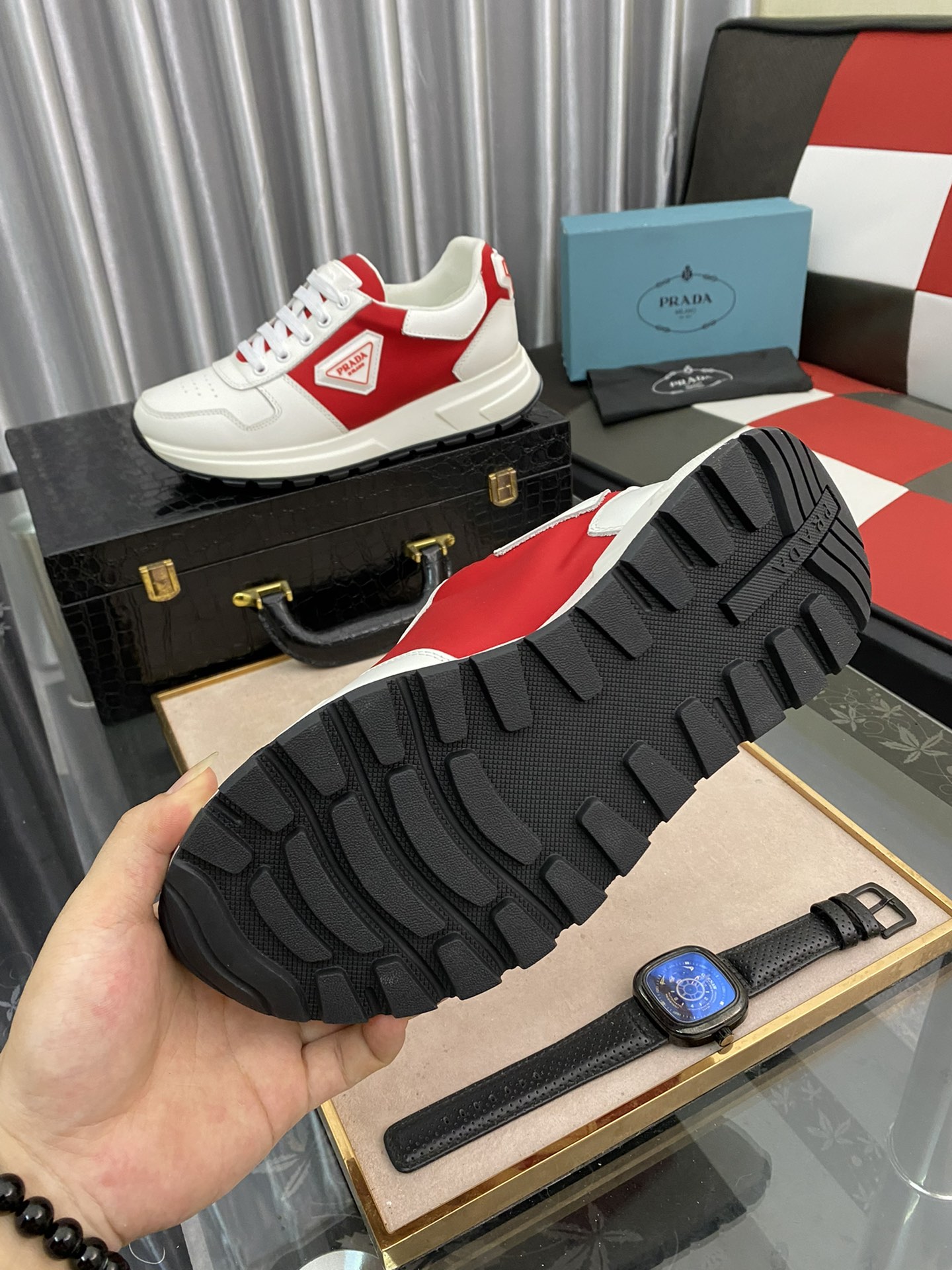 Prada Low Top sneaker 8 - vstockx