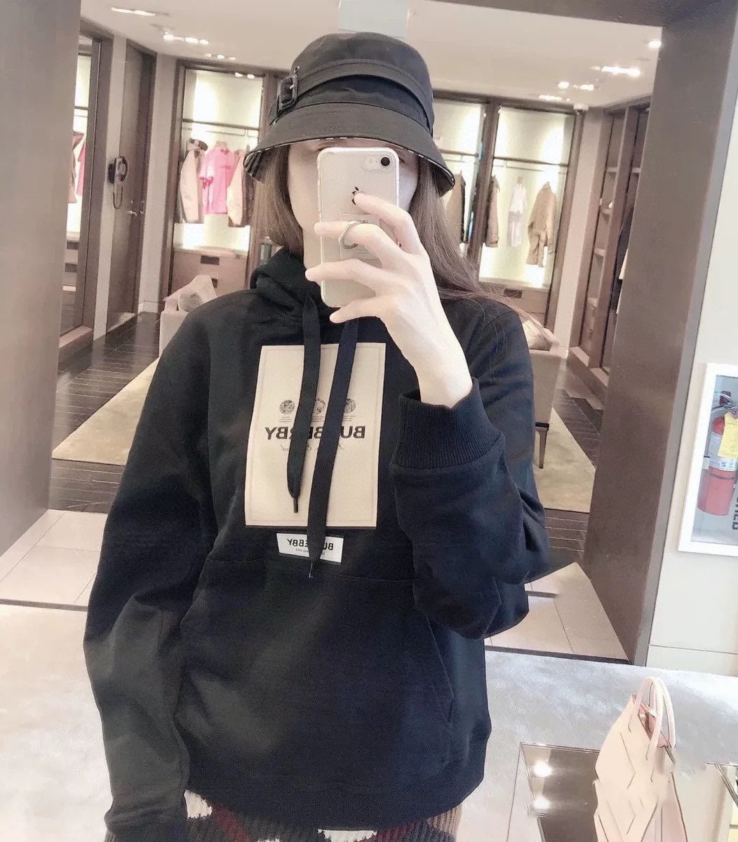 Clothes Burberry 813 - vstockx