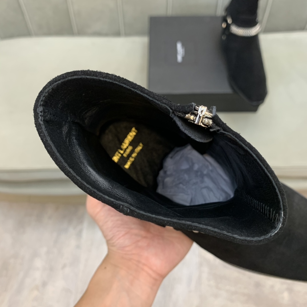 Saint Laurent Boots 3 - vstockx