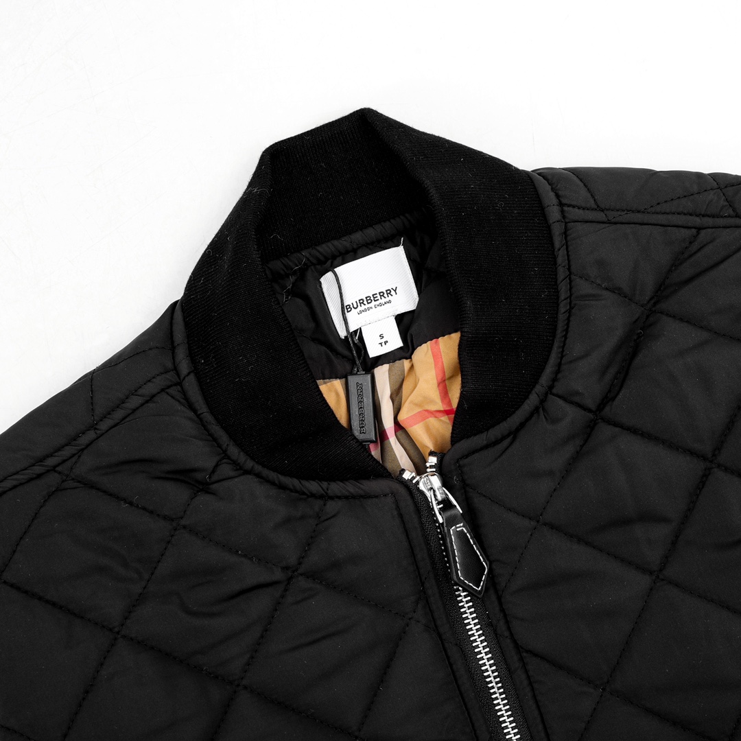 Clothes Burberry 820 - vstockx