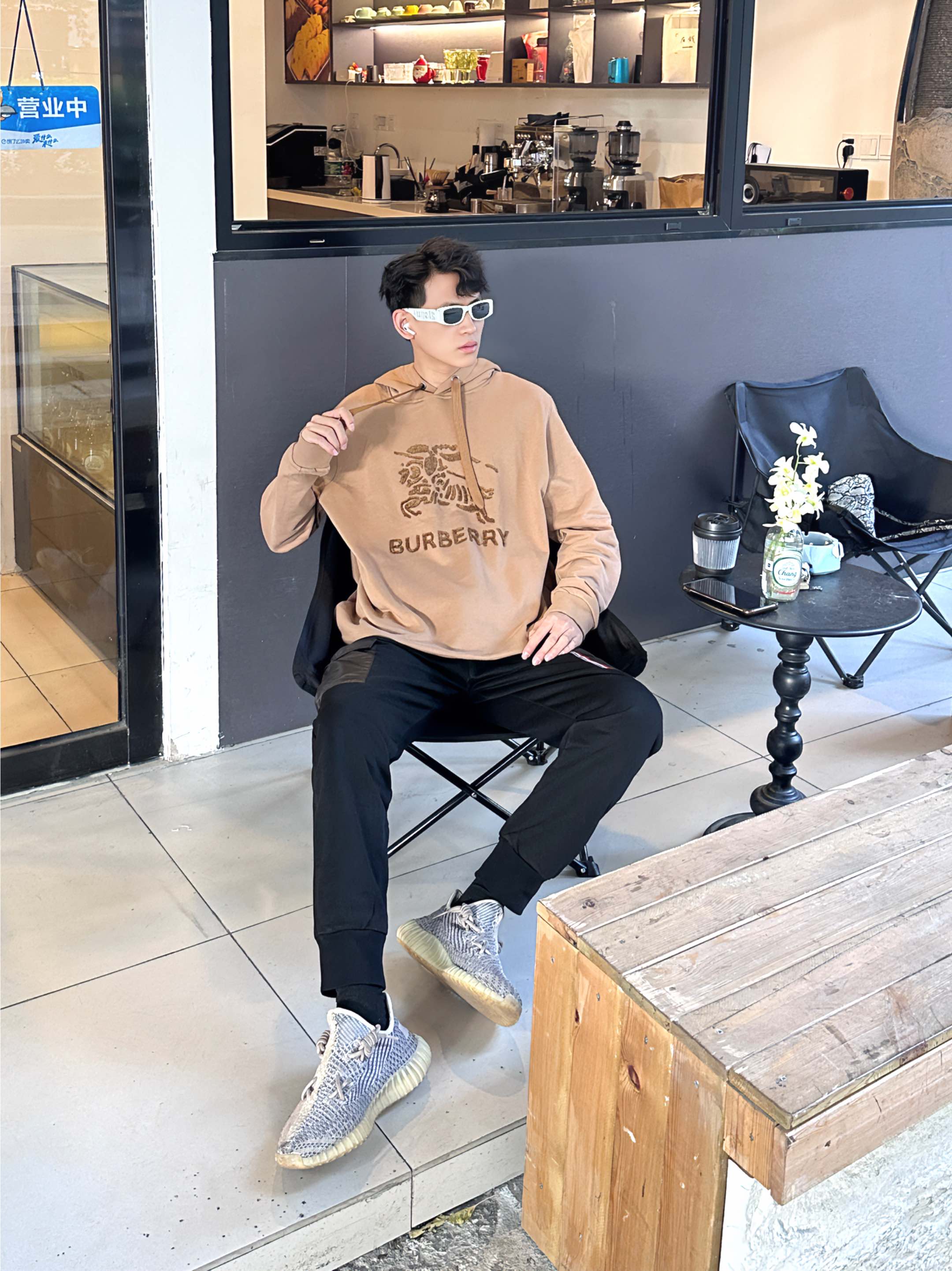 Clothes Burberry 823 - vstockx