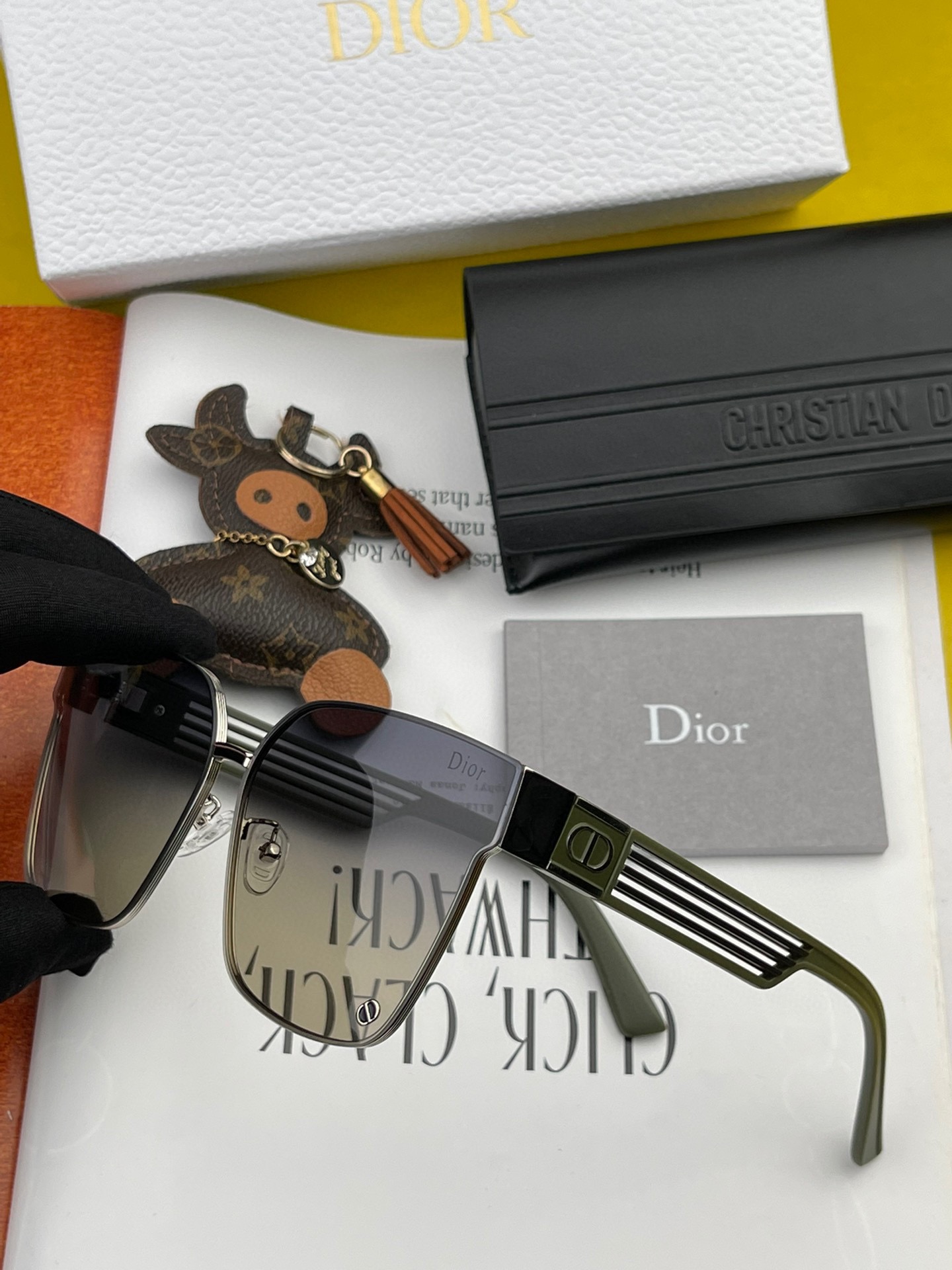 sunglasses Dior CD7190 - vstockx