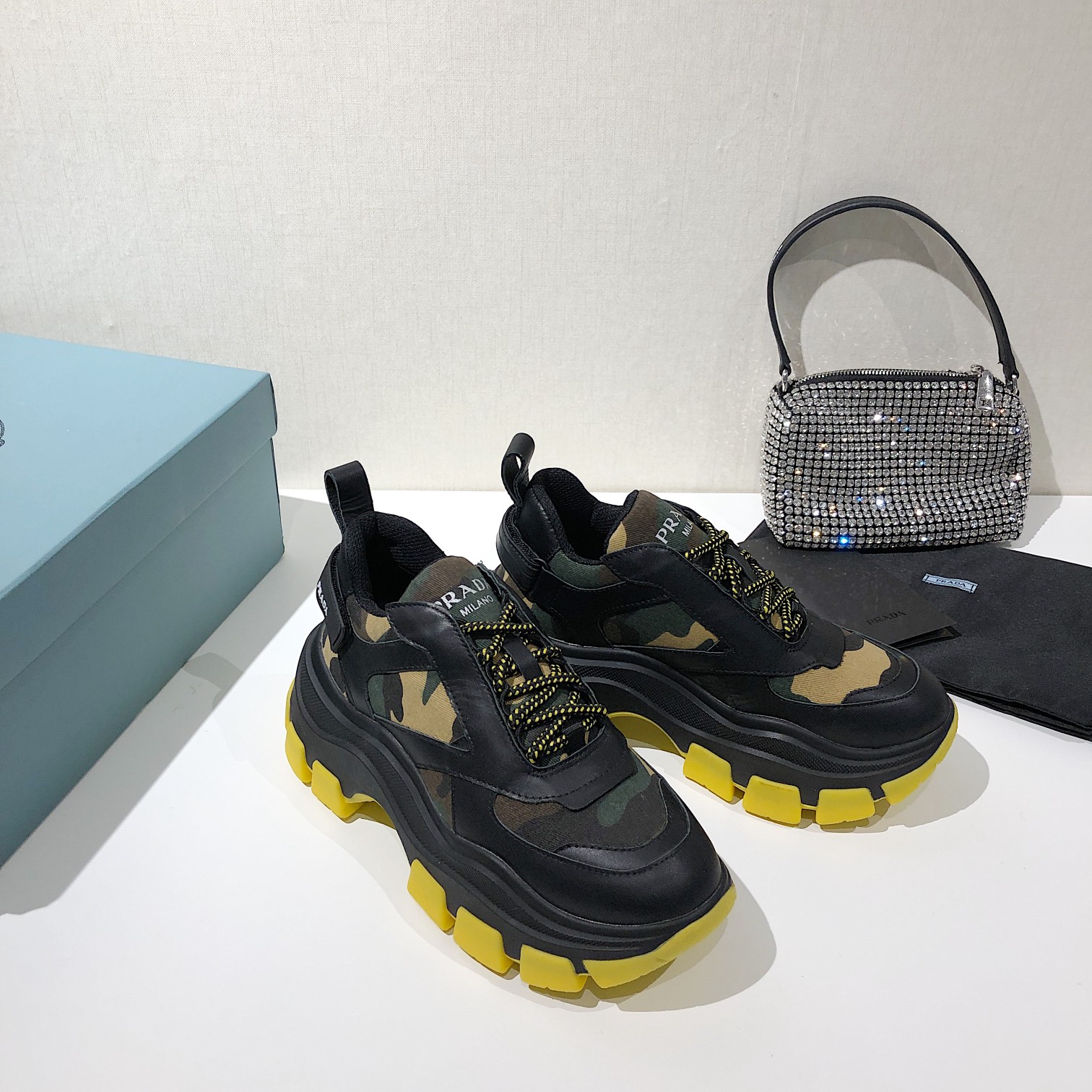 Prada Low Top sneaker 56 - vstockx