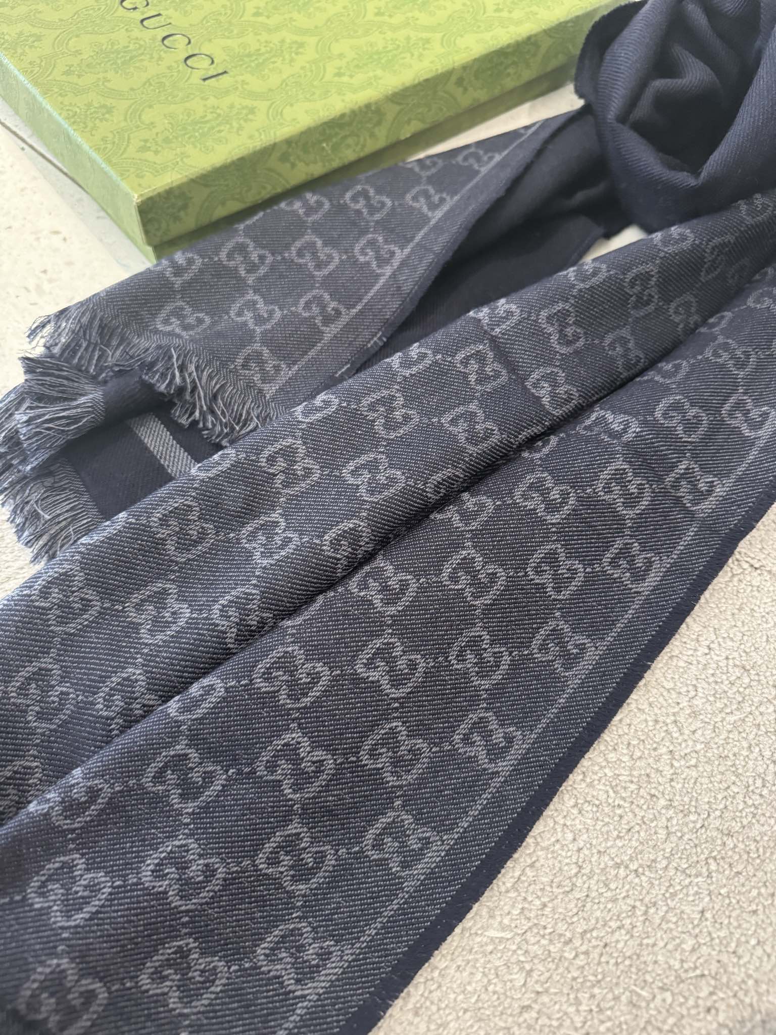 Streetwear Scarf GUCCI 328959 SIZE:55x190cm - vstockx