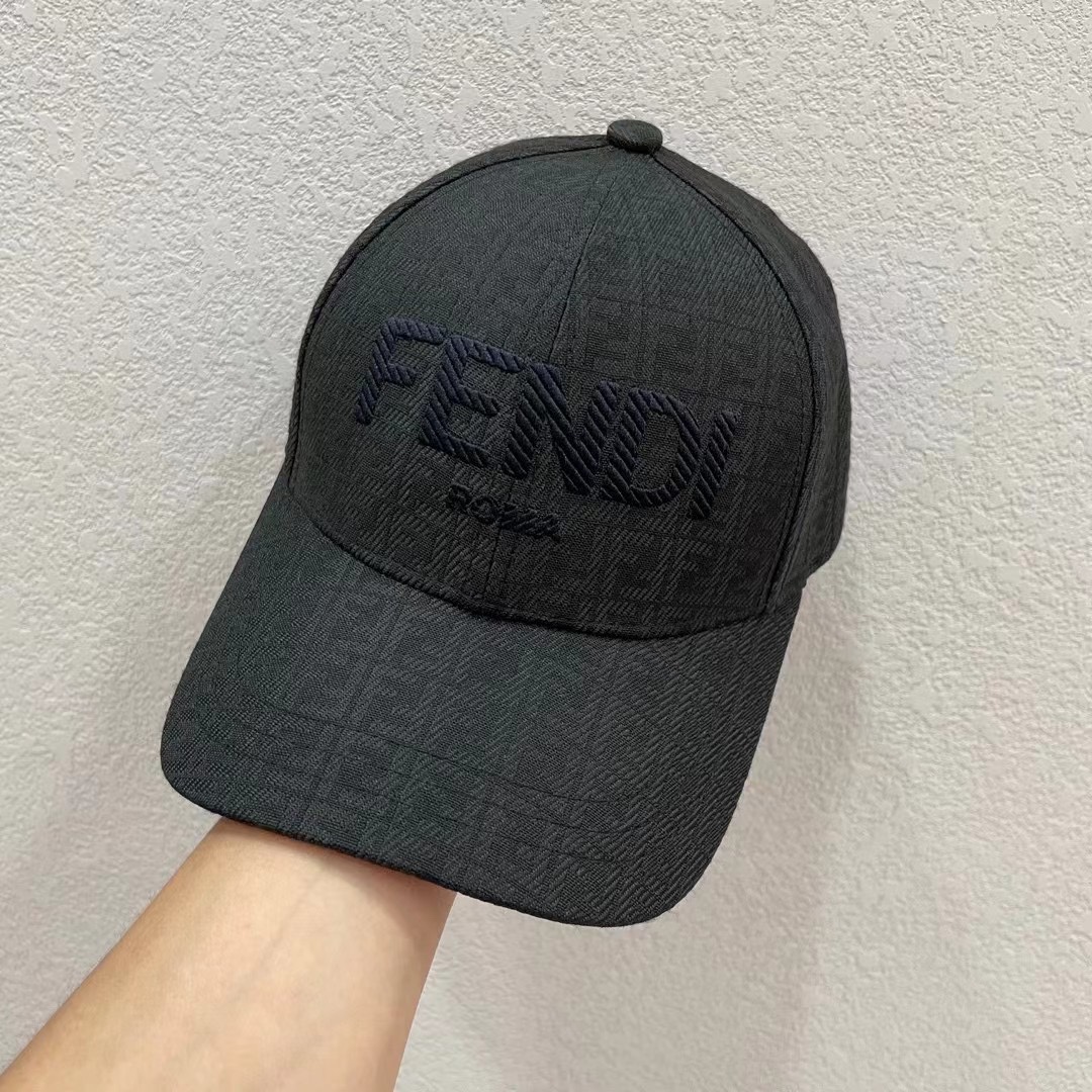 Streetwear Hat Fendi 329180 - vstockx