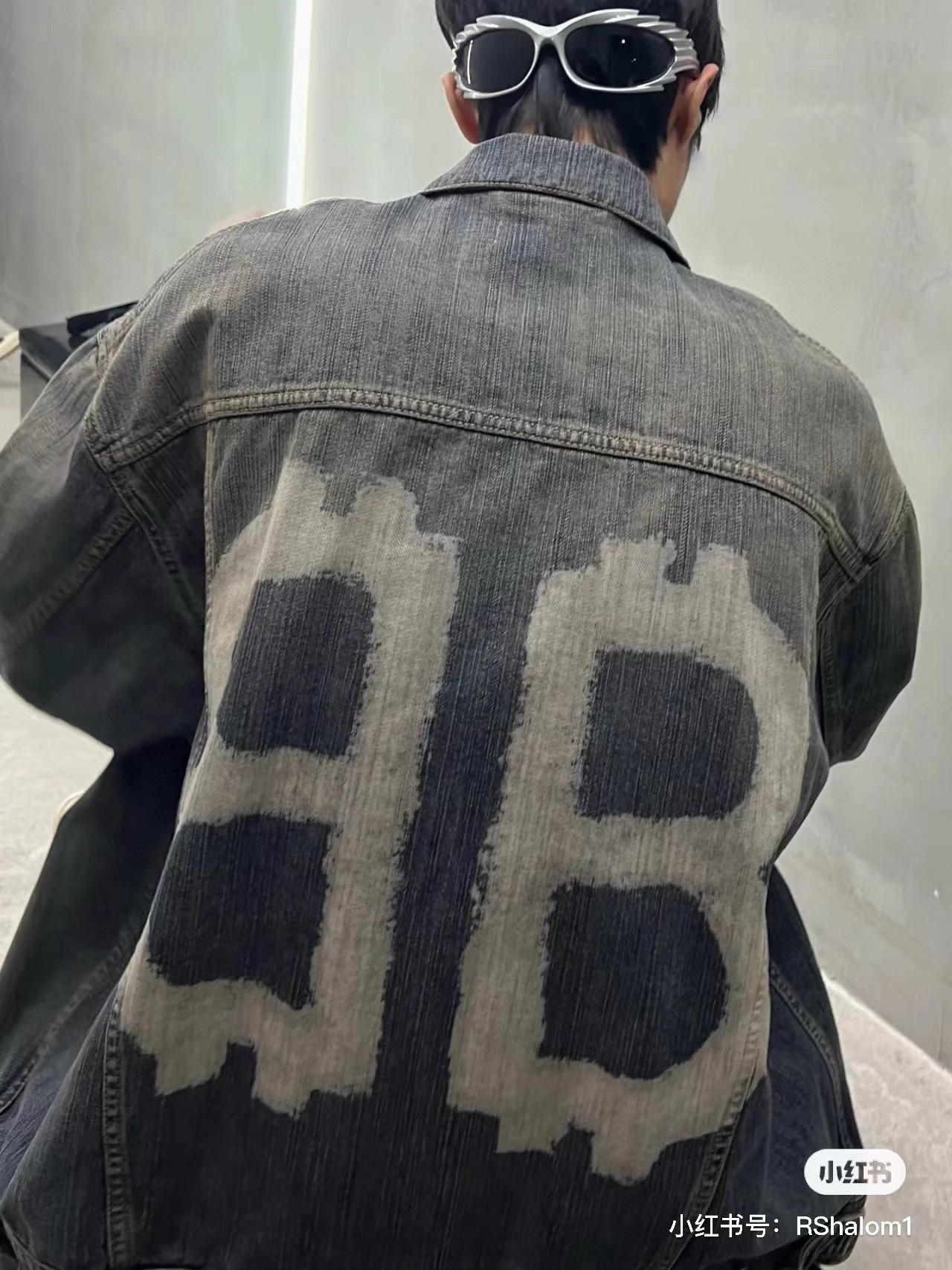 Clothes Balenciaga 137 - vstockx