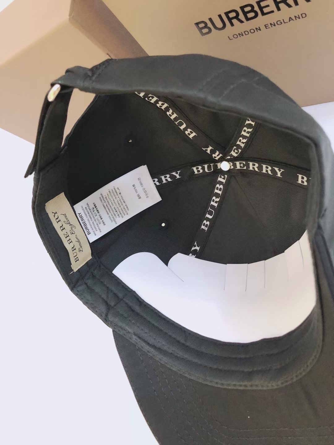 Hat Burberry 4 - vstockx