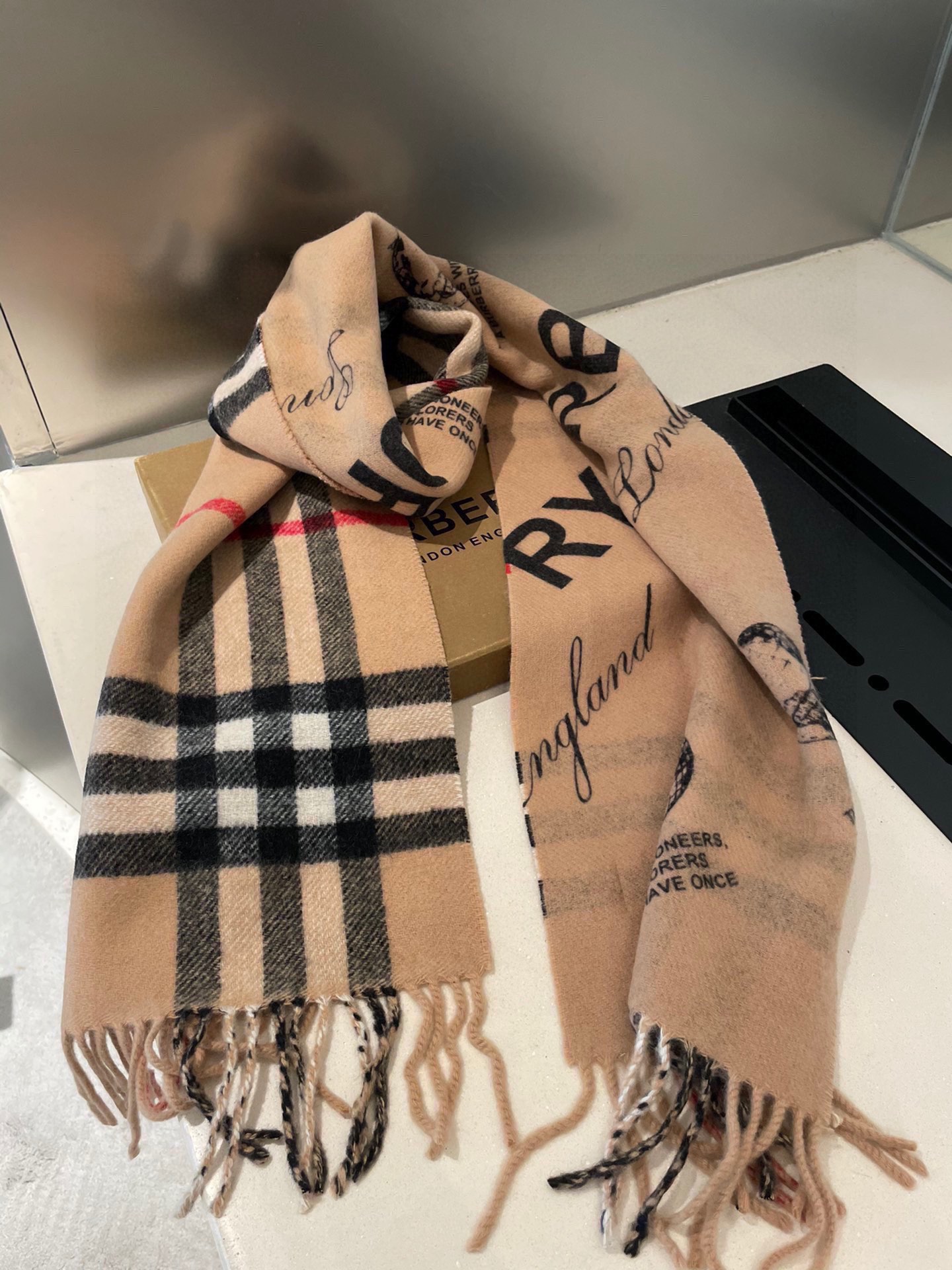 Streetwear Scarf BURBERRY 328956 SIZE:32*192cm - vstockx