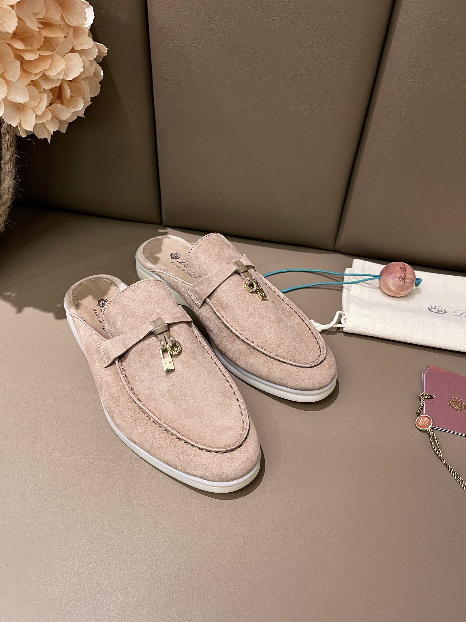 Loro Piana shoes 250 - vstockx