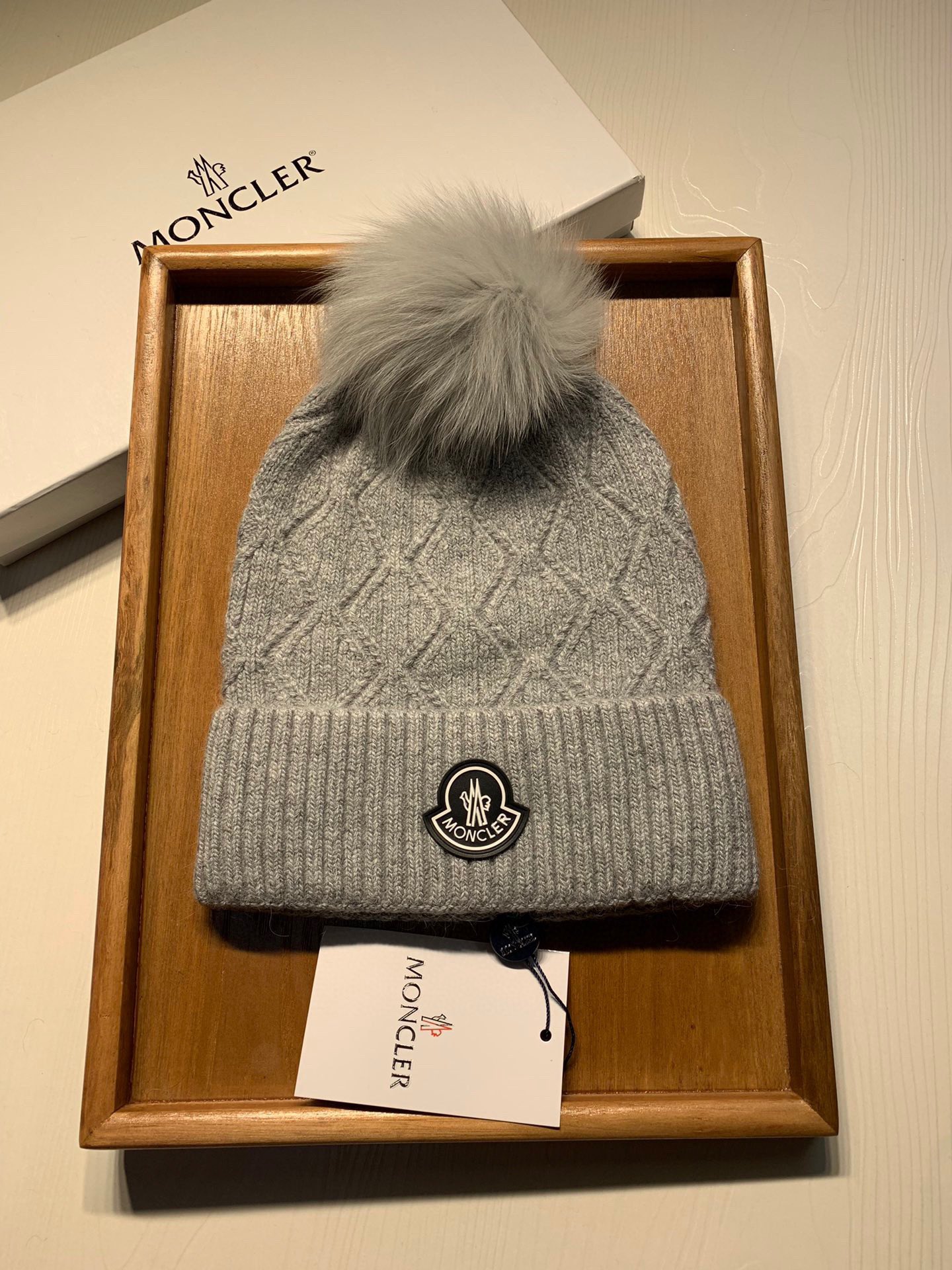 Hat Moncler 4 - vstockx