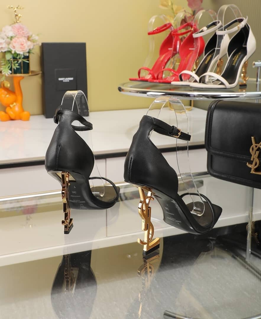 SAINT LAURENT OPYUM SANDALS IN PATENT LEATHER BLACK - vstockx