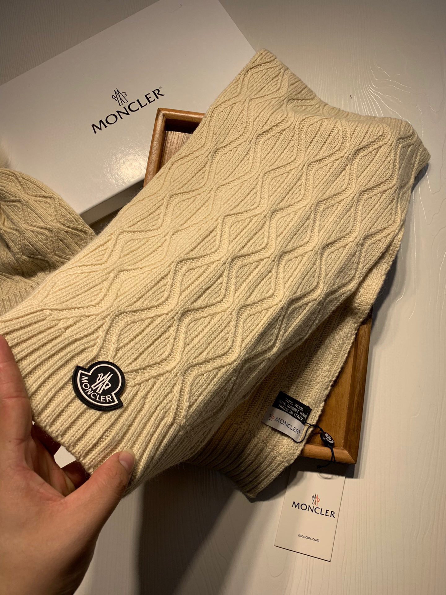 Hat & Scarf Moncler 1 - vstockx