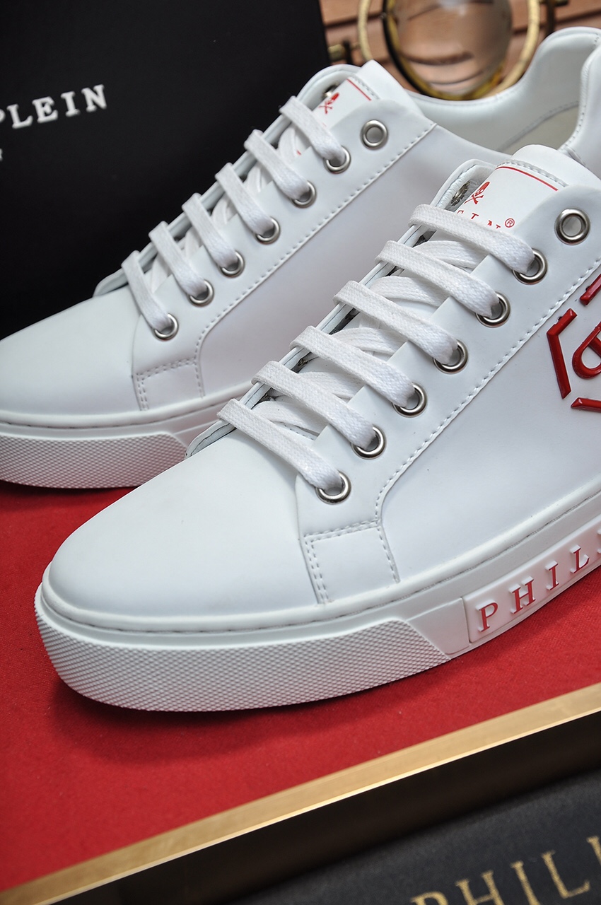 Philipp Plein Low Top Sneakers 3 - vstockx