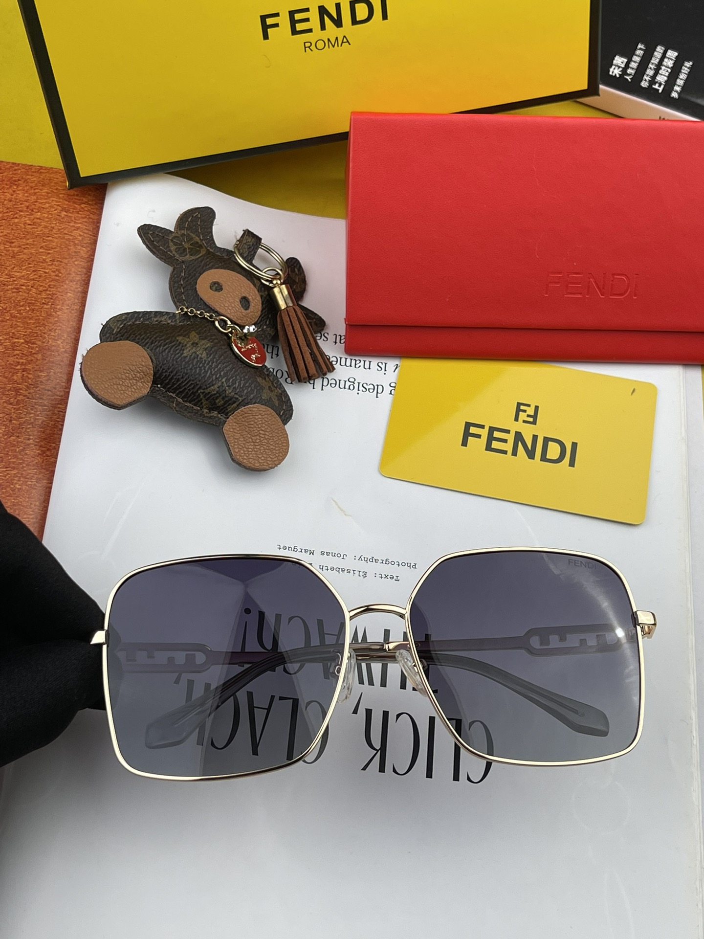 Sunglasses Fendi FD2651 - vstockx
