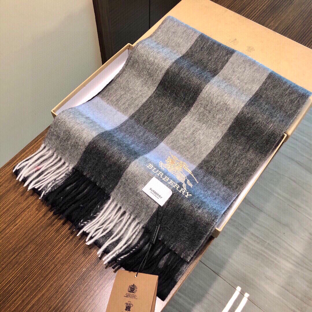 Streetwear Scarf Burberry 329072 size:32*180cm - vstockx