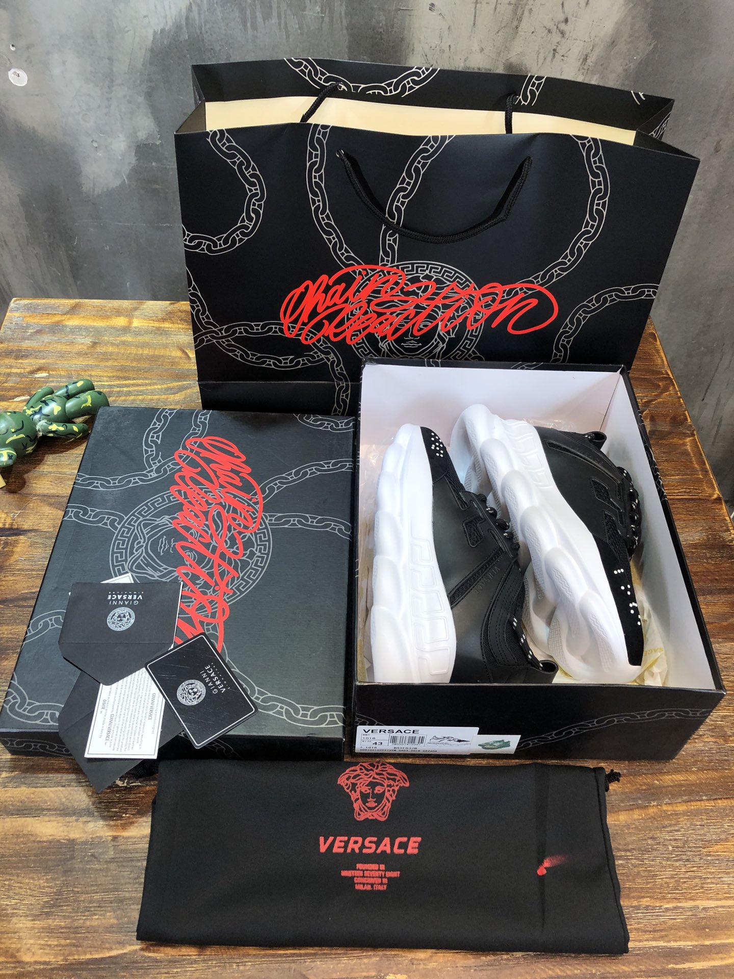 Versace Chain Reaction 2 Chainz Black - vstockx