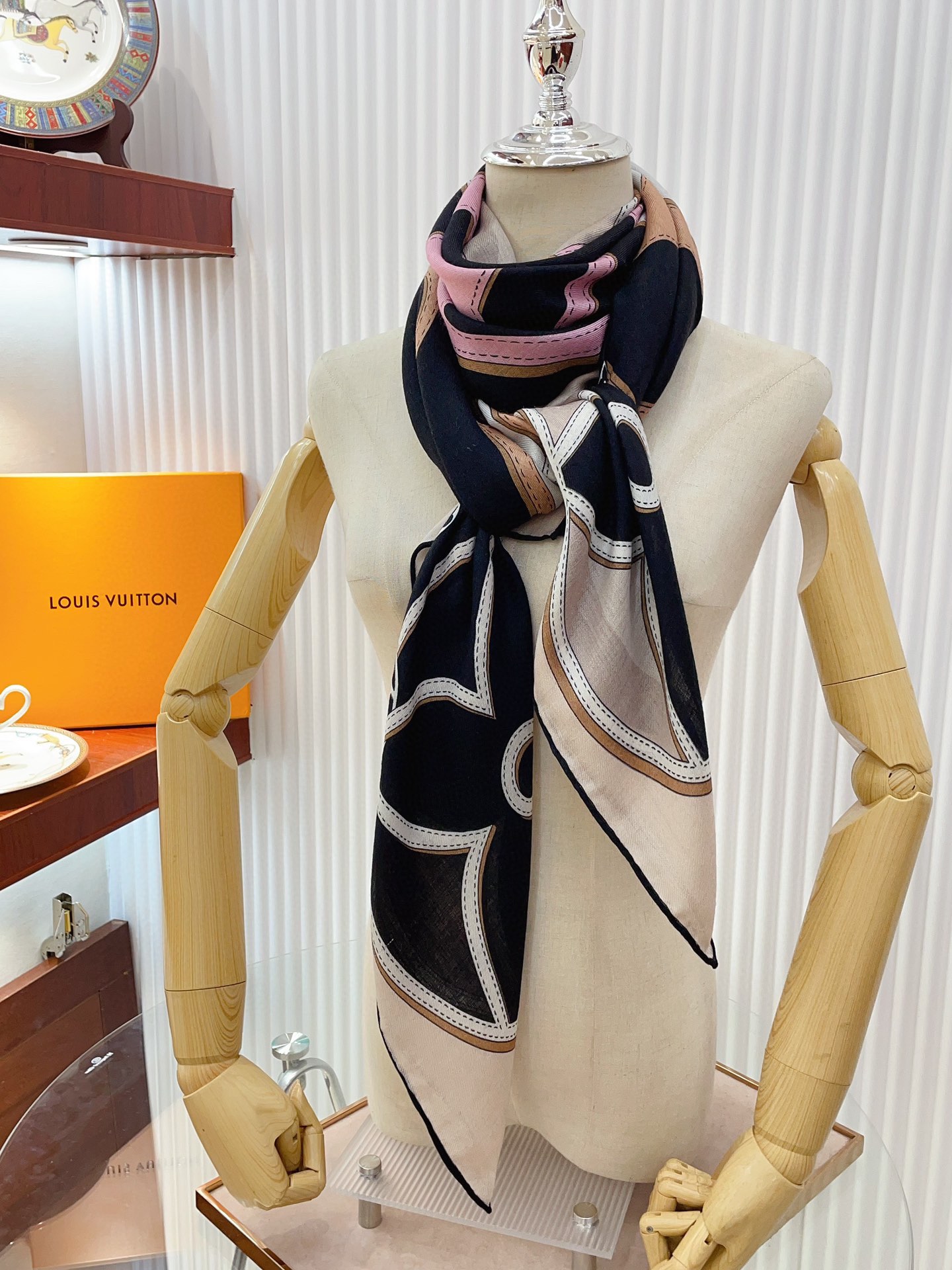 Streetwear Scarf LV 328839 size:140*140cm - vstockx