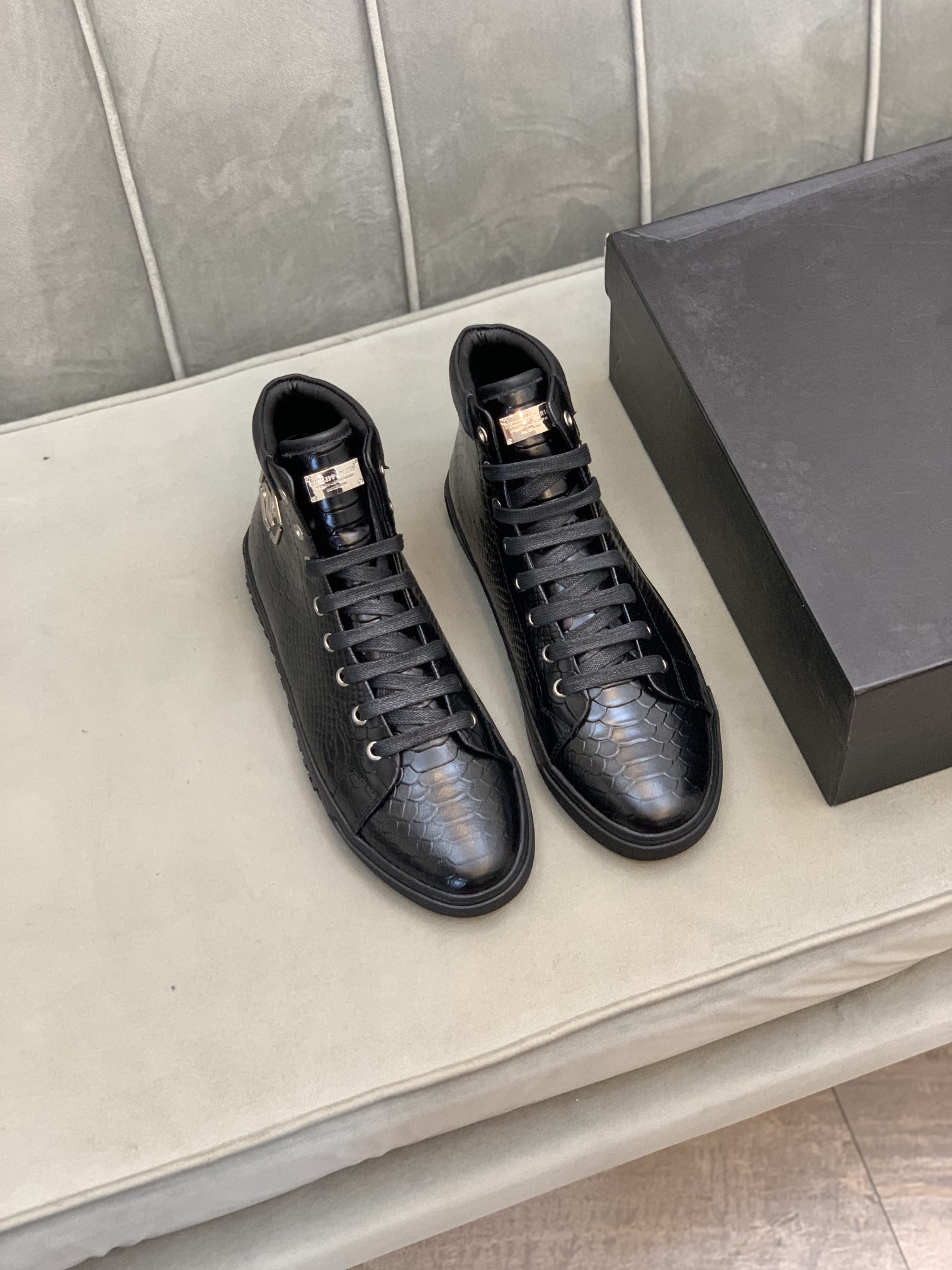Philipp Plein High Top Sneakers 1 - vstockx
