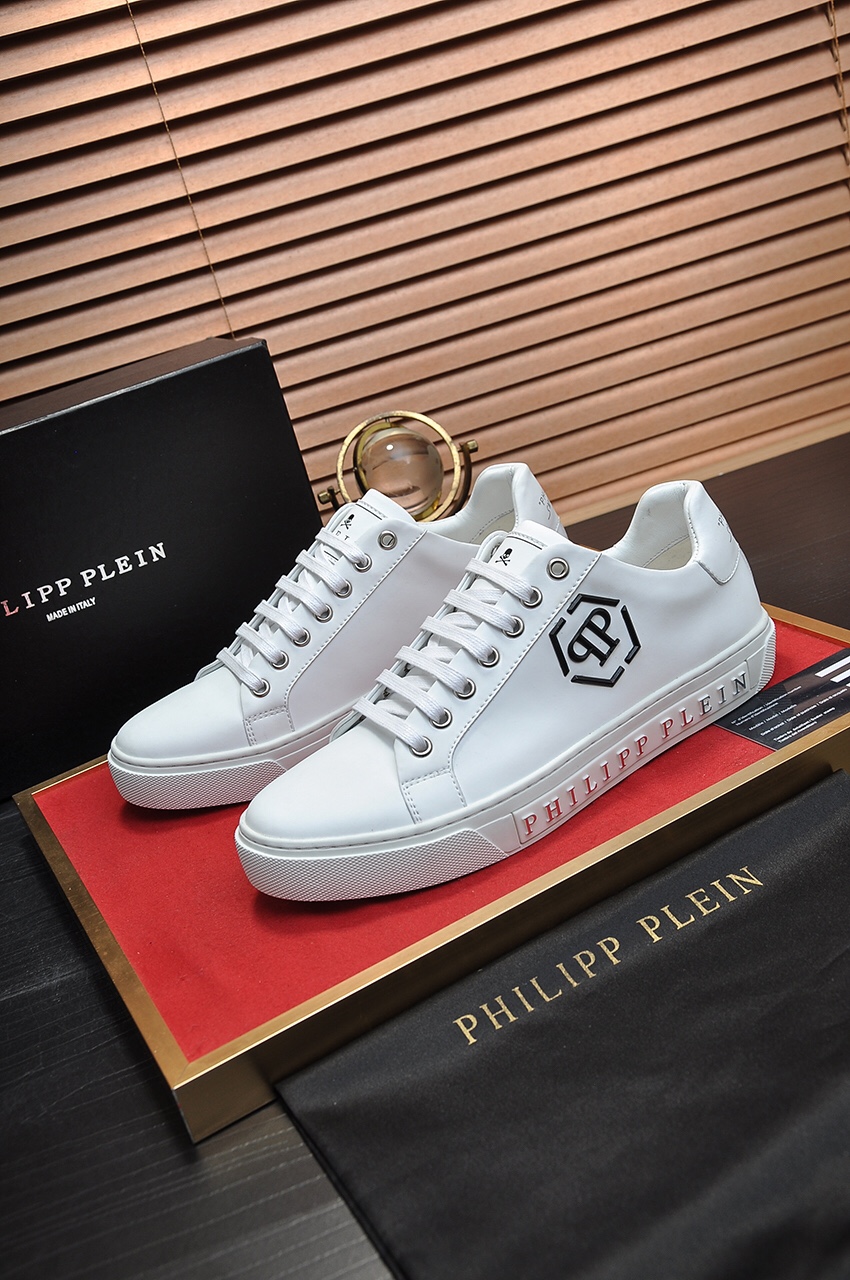 Philipp Plein Low Top Sneakers 4 - vstockx