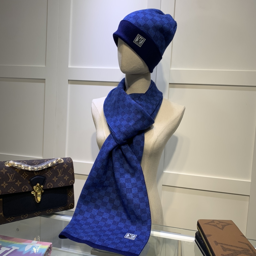 Hat & Scarf Louis Vuitton 1 - vstockx