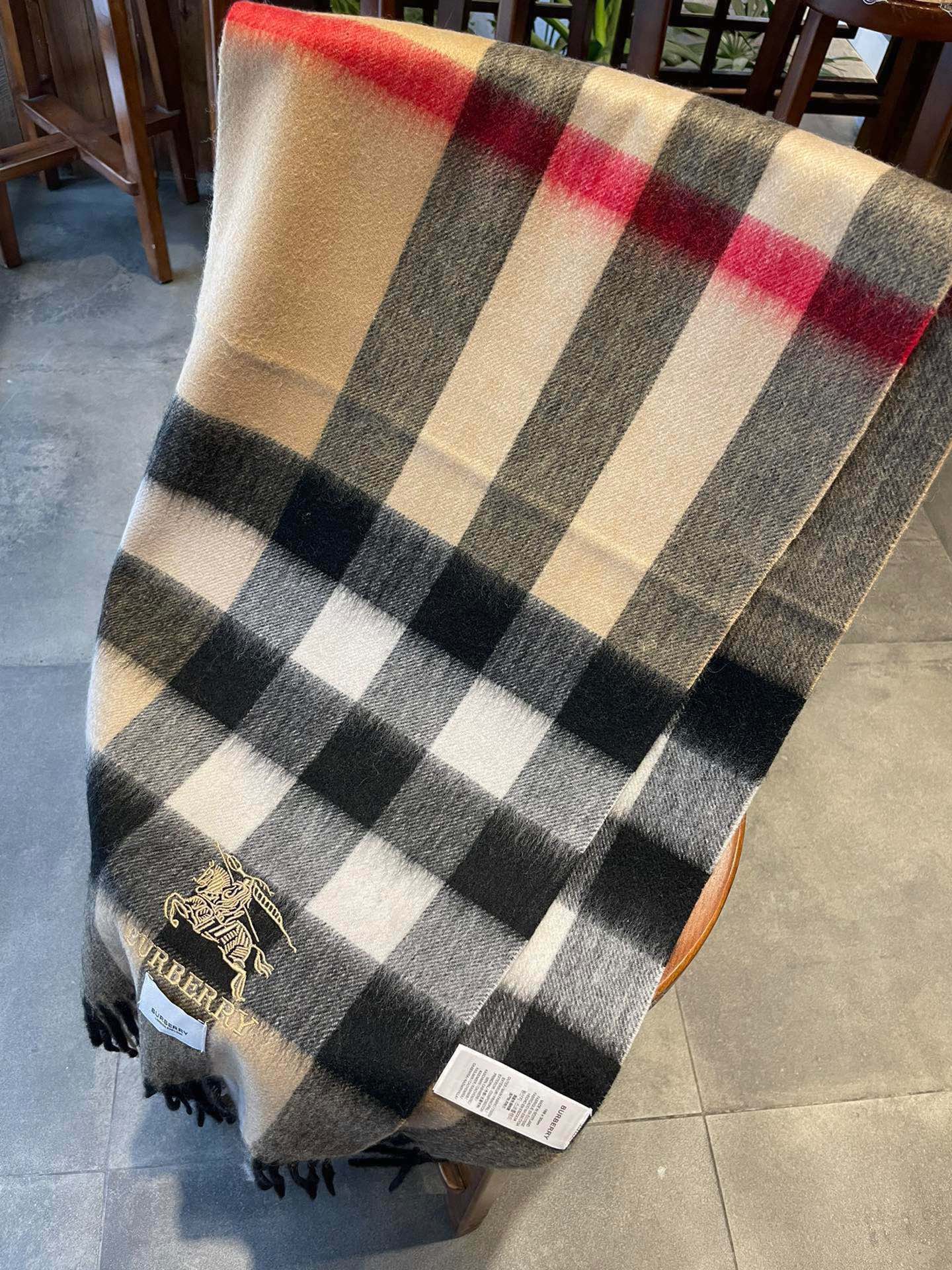 Streetwear Scarf Burberry 329087 size:35*200cm - vstockx
