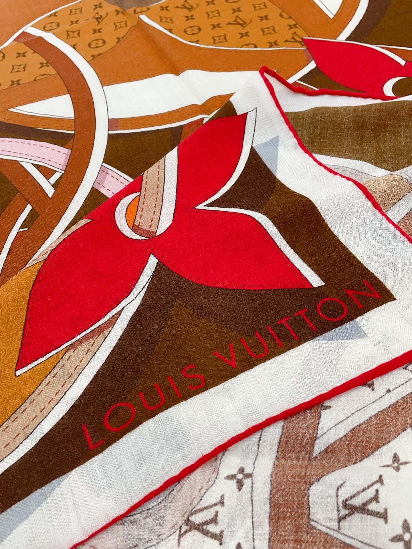 Streetwear Scarf LV 328778 SIZE:135*135cm - vstockx