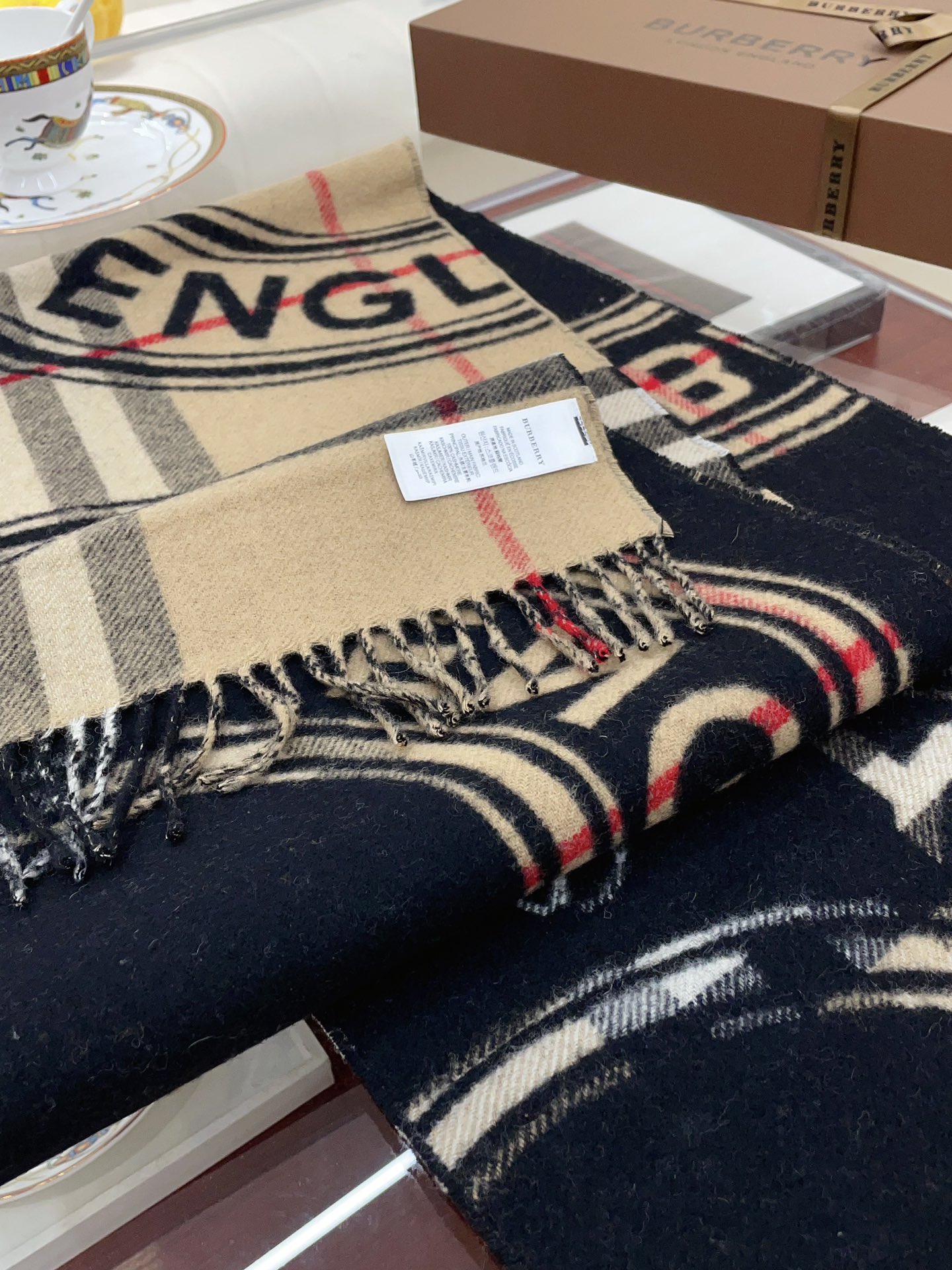 Streetwear Scarf Burberry 328791 SIZE:30*180cm - vstockx