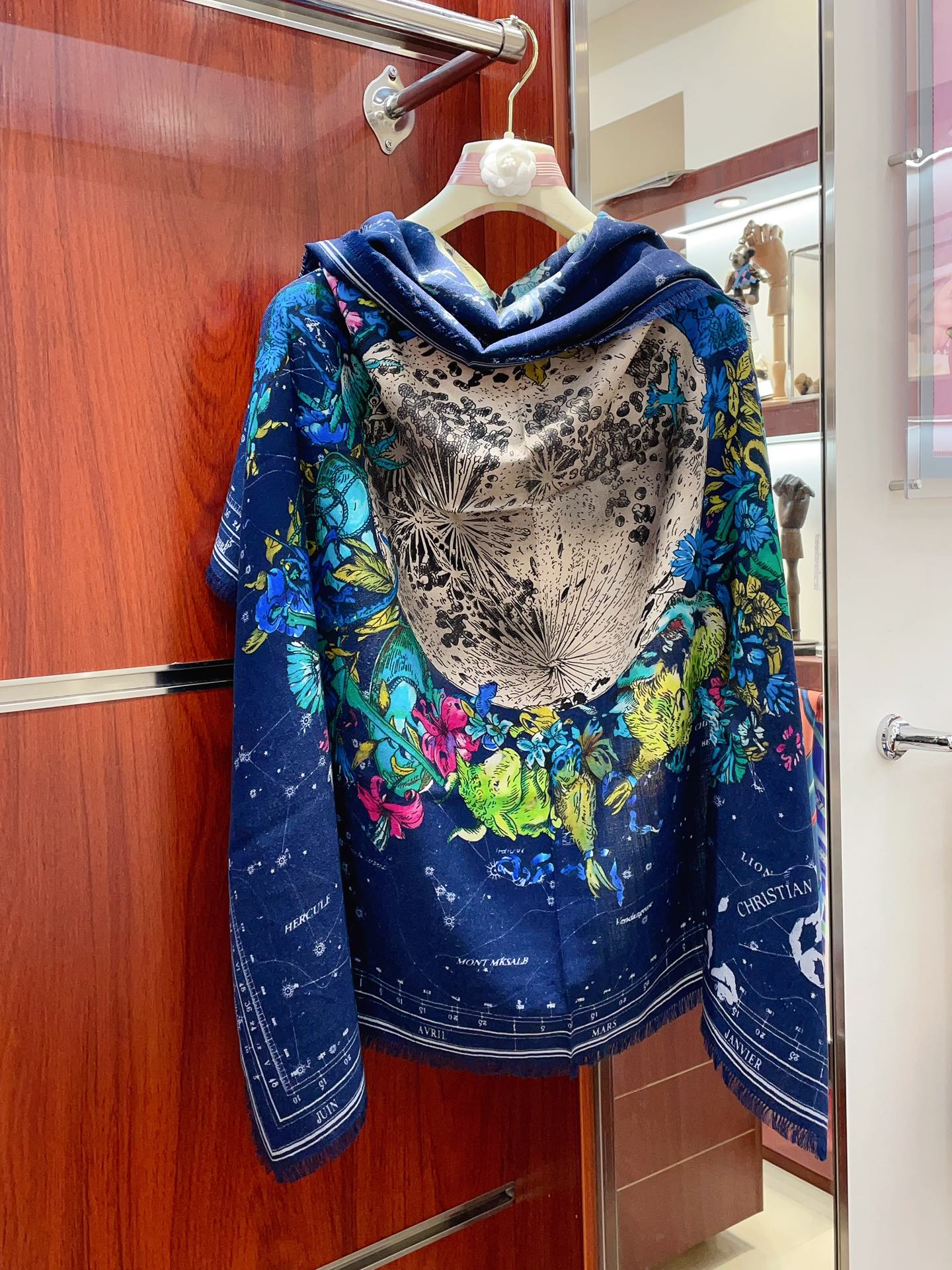 Streetwear Scarf Dior 328755 SIZE:110:110cm - vstockx