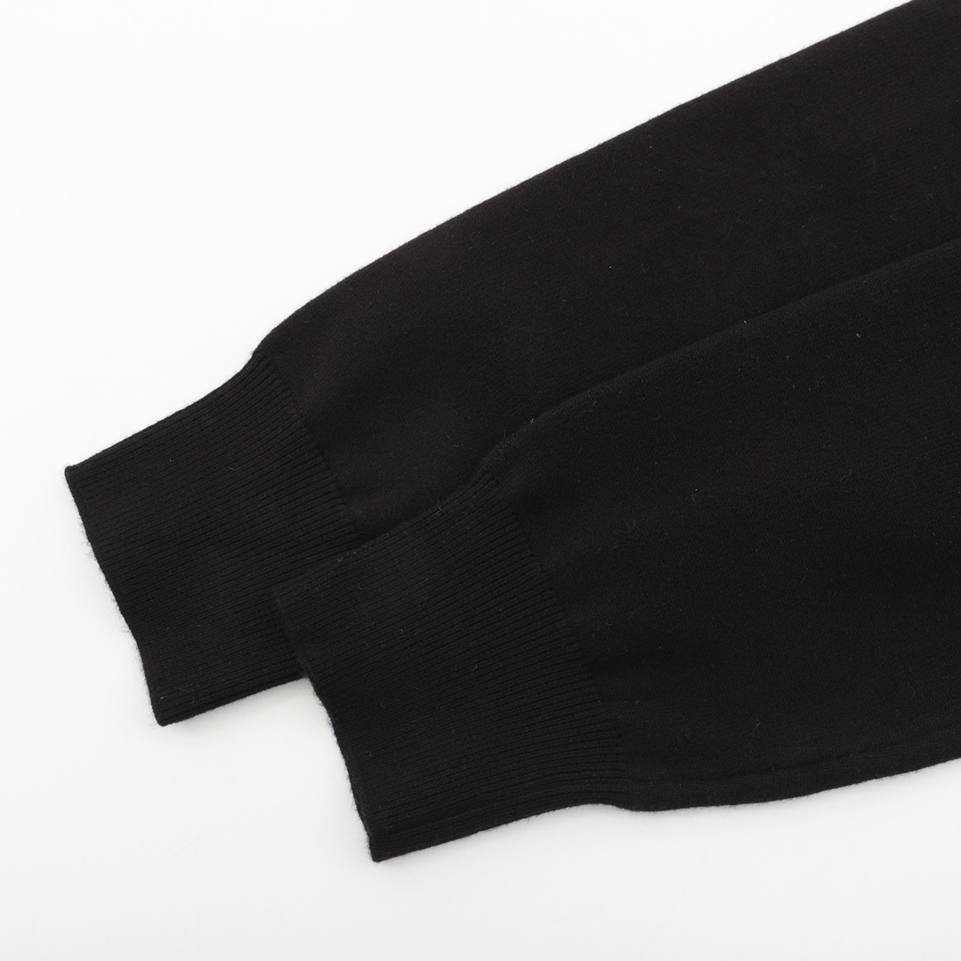 Clothes Burberry 713 - vstockx