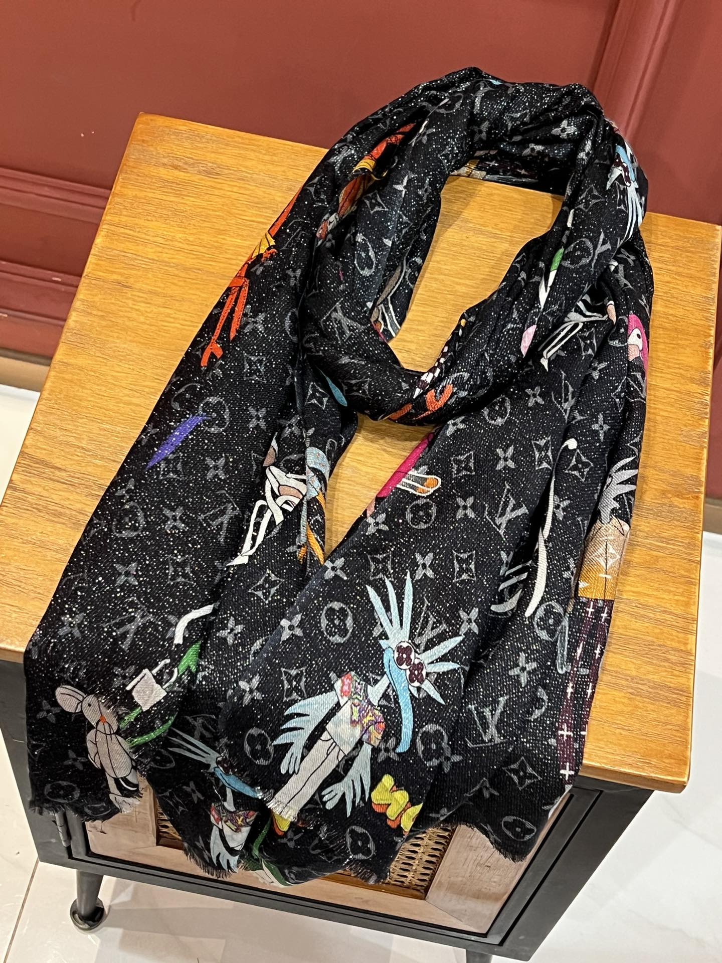 Streetwear Scarf LV 328991 SIZE:110*200cm - vstockx