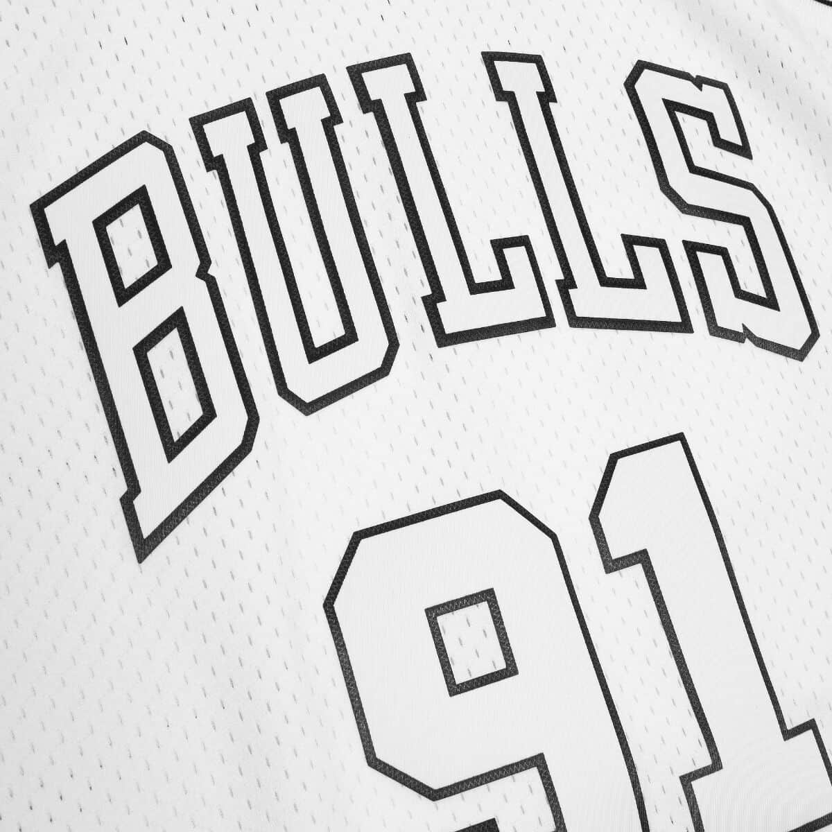 White Black Swingman Dennis Rodman Chicago Bulls 1997-98 Jersey - vstockx