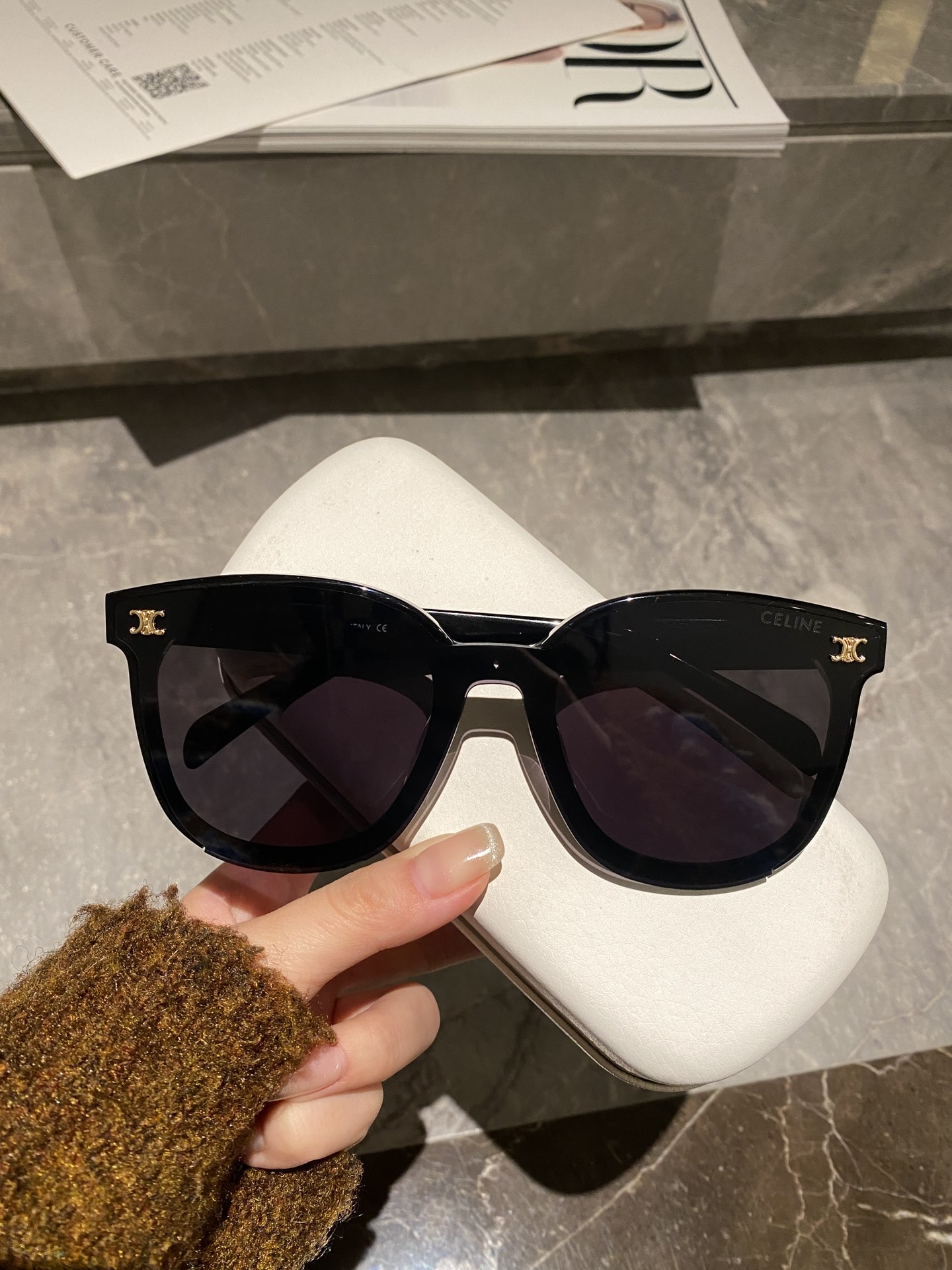 Sunglasses Celine CL40369 SIZE:57 19-145 - vstockx