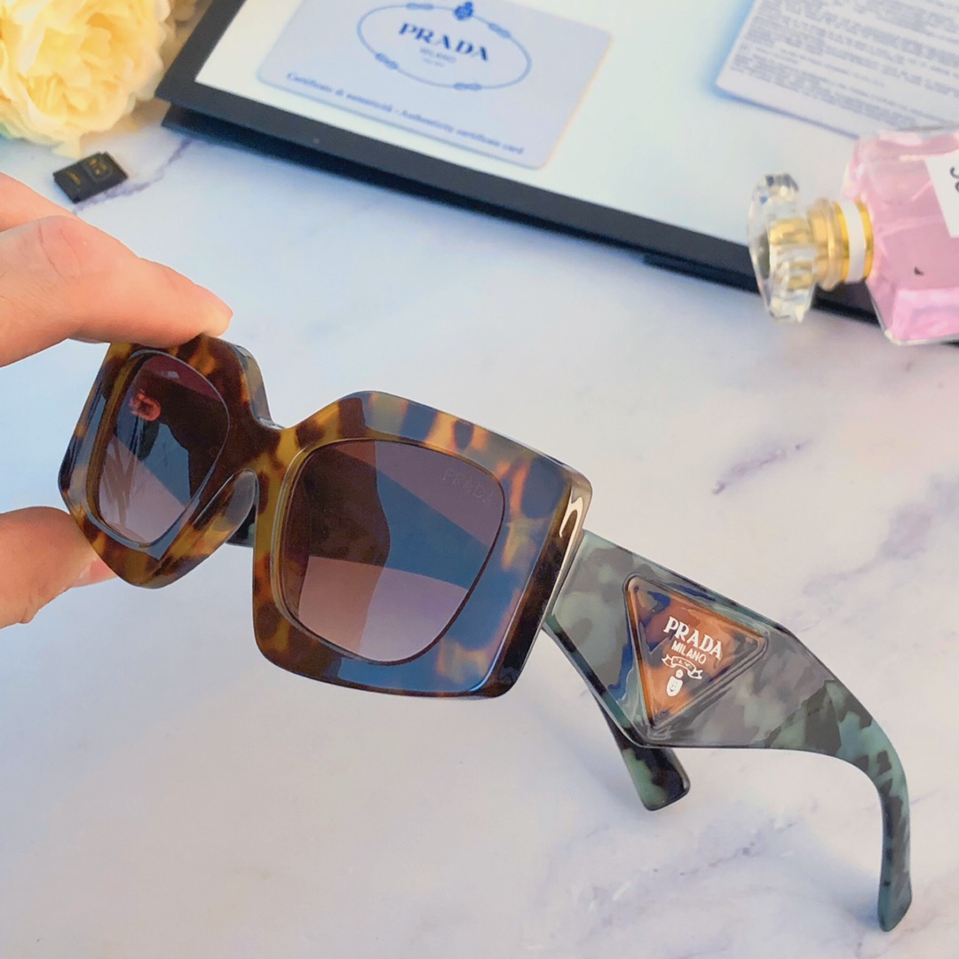 Sunglasses Prada 0PR 15 - vstockx