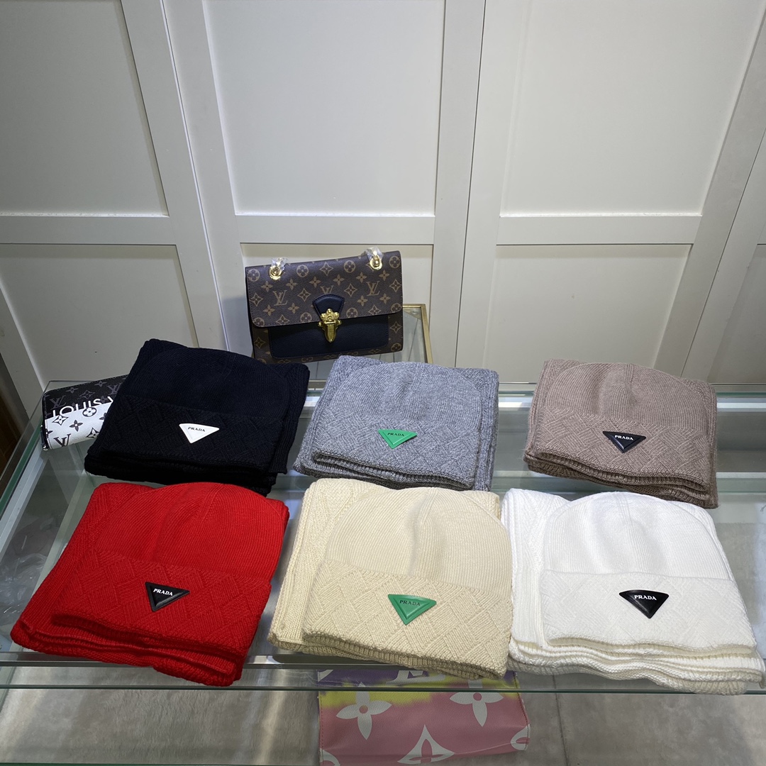 Hat & Scarf Prada 1 - vstockx