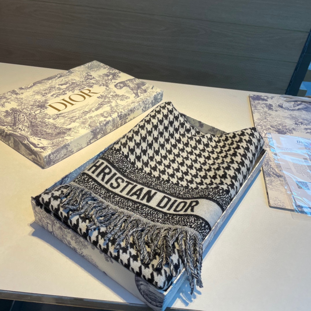 Streetwear Scarf Dior 329019 SIZE:50*200cm - vstockx